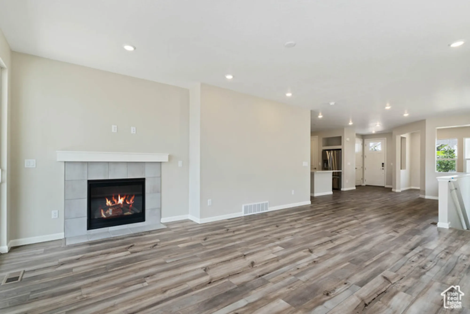 Property Slideshow image 9 of 27 | 11709 s willow walk dr 595, South Jordan, UT, 84009