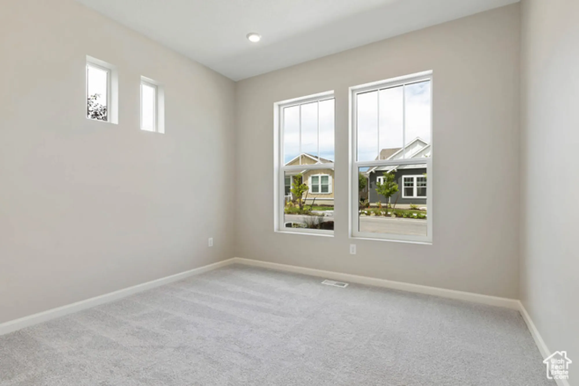 Property Slideshow image 18 of 27 | 11709 s willow walk dr 595, South Jordan, UT, 84009