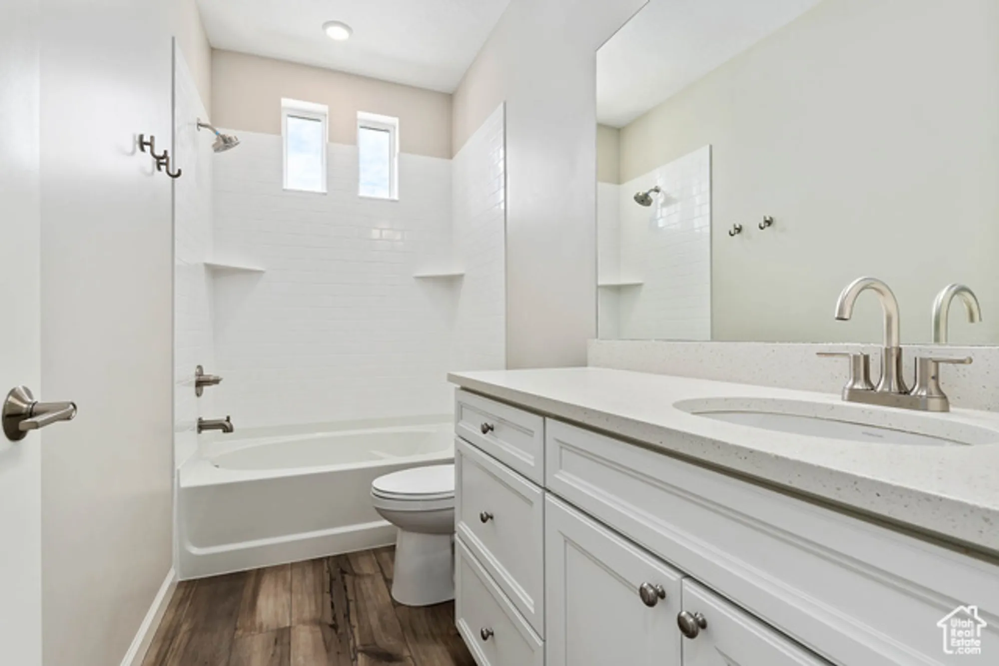 Property Slideshow image 20 of 27 | 11709 s willow walk dr 595, South Jordan, UT, 84009