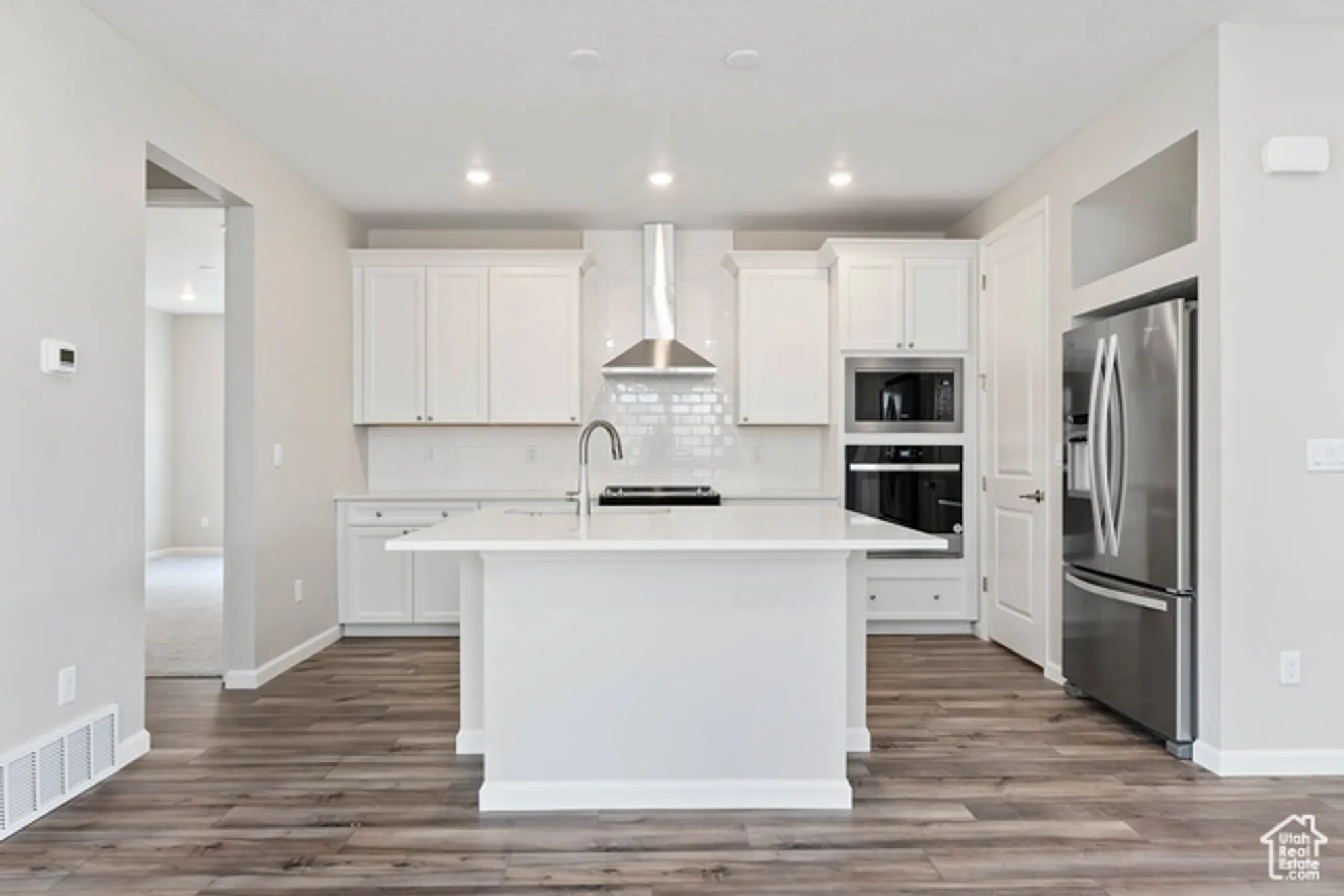 Property Slideshow image 10 of 27 | 11709 s willow walk dr 595, South Jordan, UT, 84009