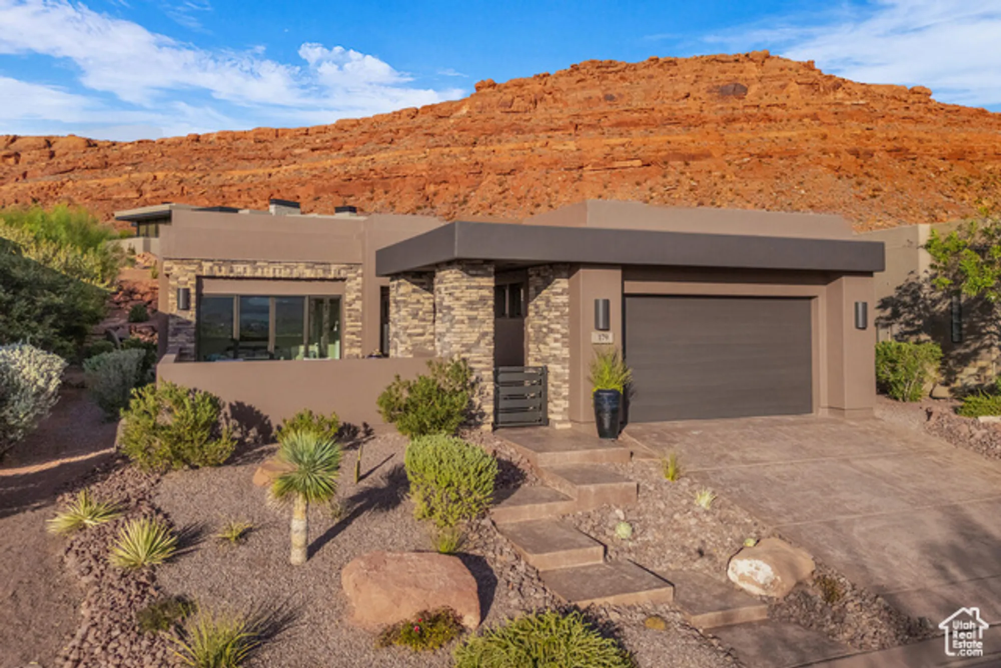 Property Slideshow image 1 of 33 | 2139 w cougar rock cir, St George, UT, 84770