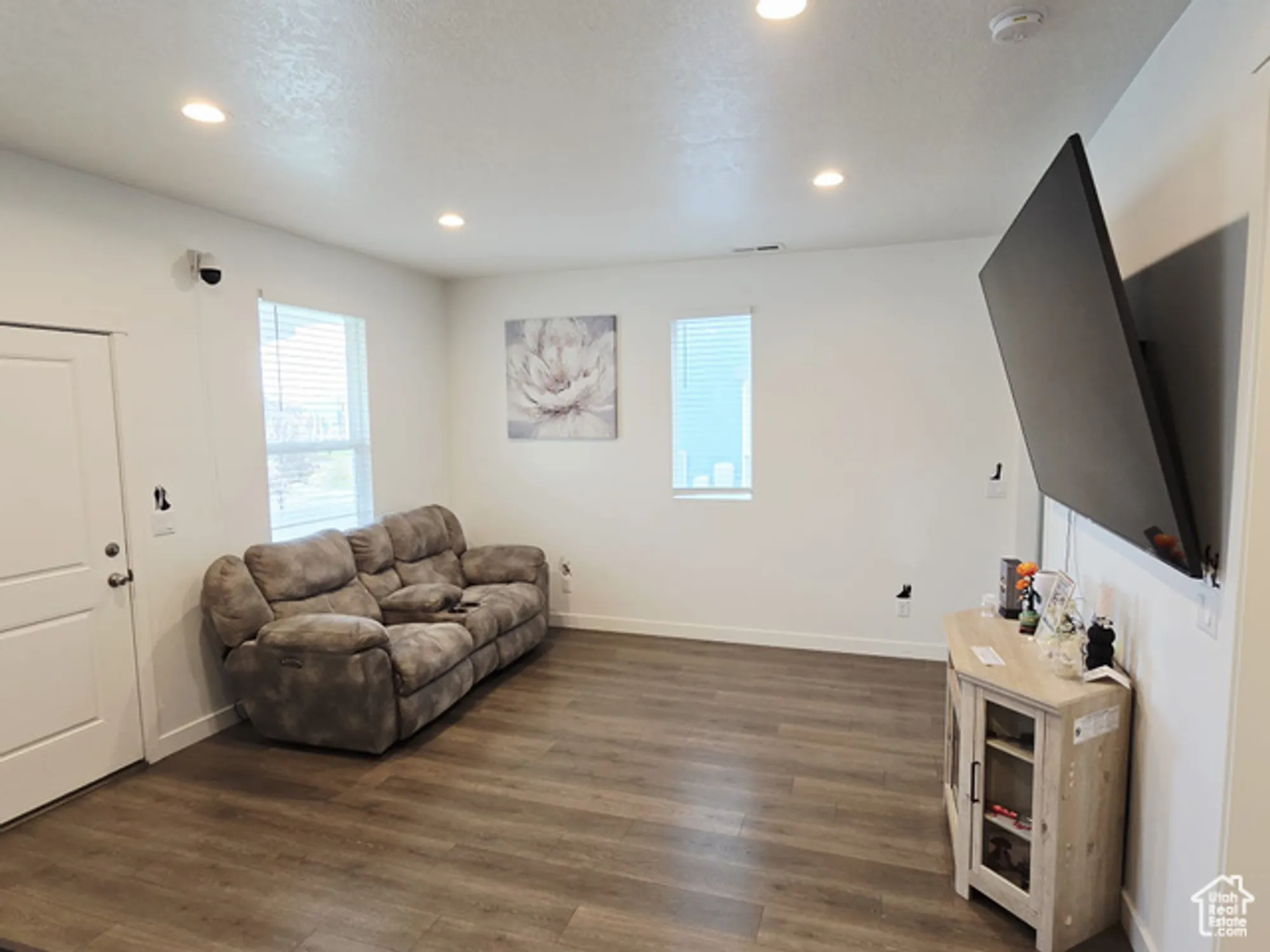 Property Slideshow image 5 of 20 | 6317 w south jordan pkwy, South Jordan, UT, 84095