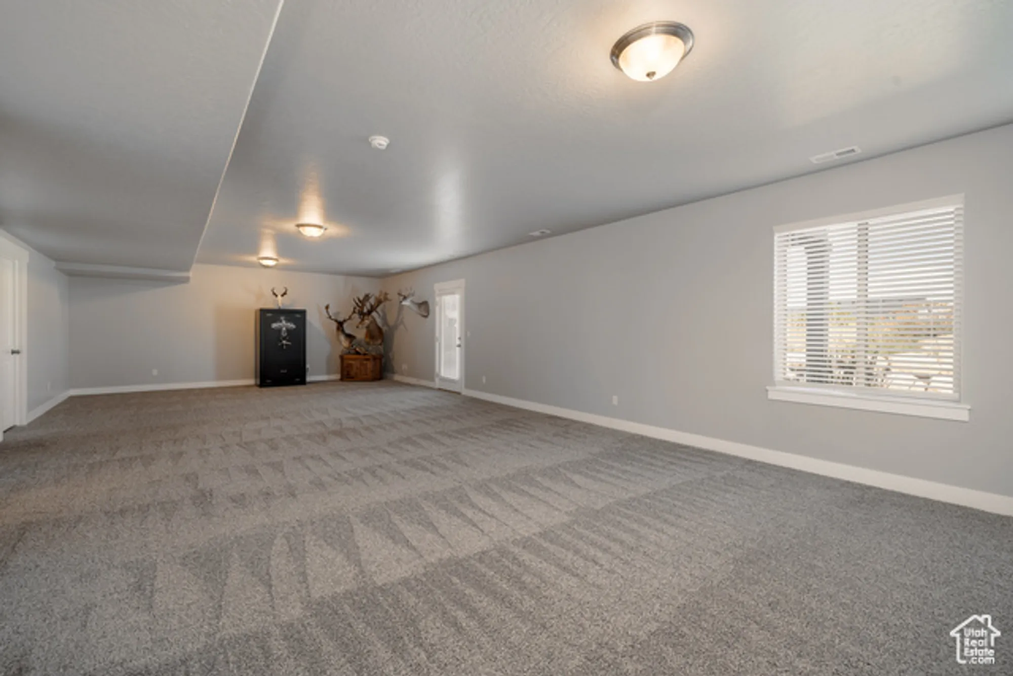 Property Slideshow image 15 of 21 | 94 w hillside dr, Elk Ridge, UT, 84651