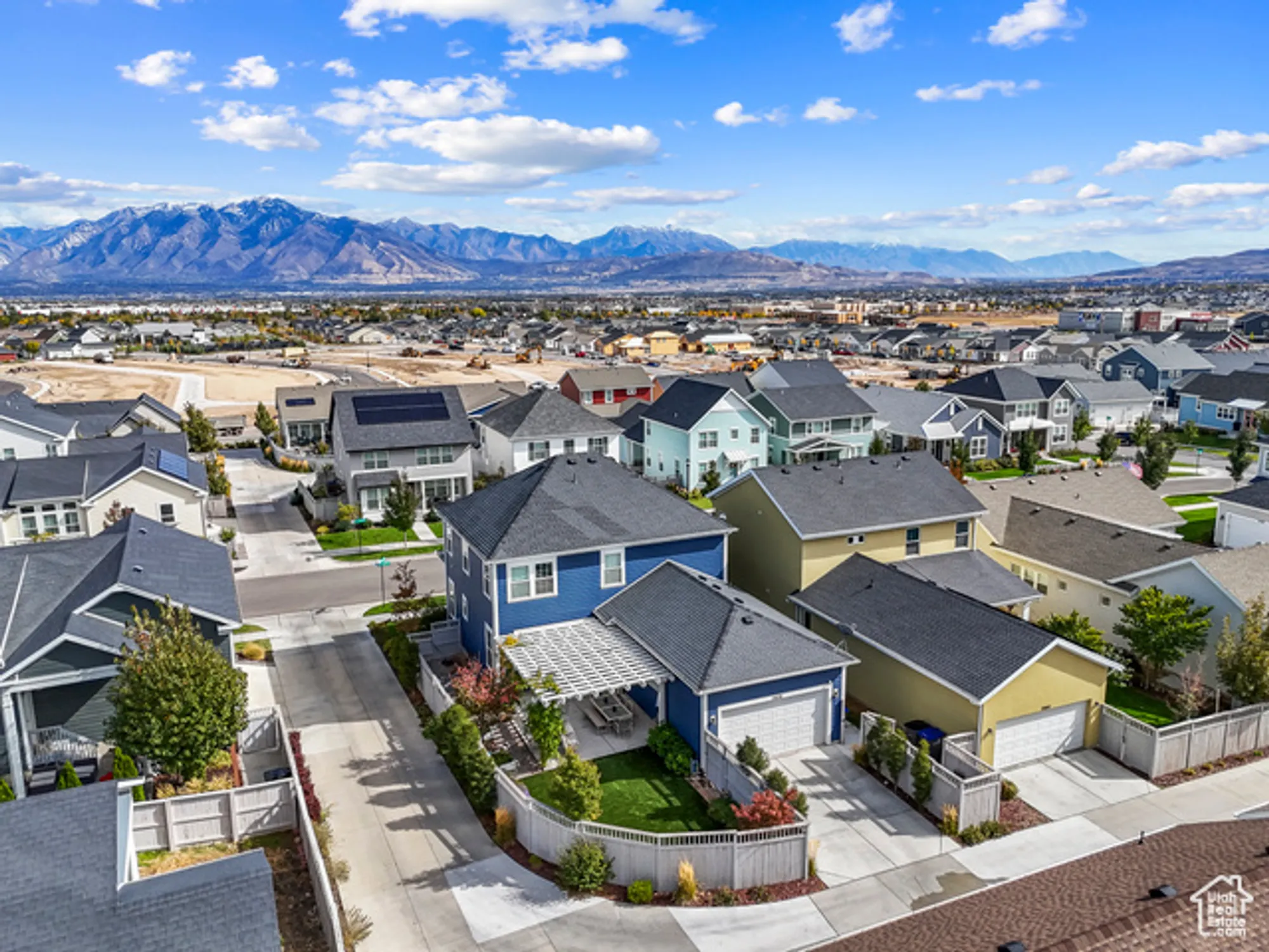 Property Slideshow image 5 of 65 | 11656 s moring point way # 572, South Jordan, UT, 84009