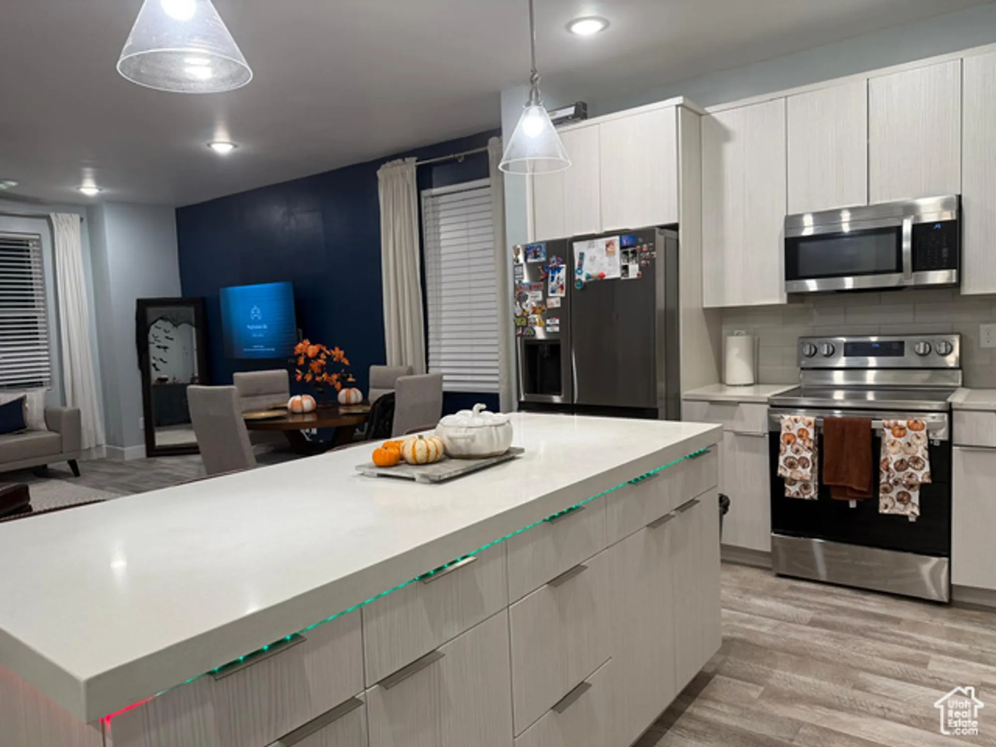 Property Slideshow image 3 of 38 | 6158 w south jordan pkwy, South Jordan, UT, 84009