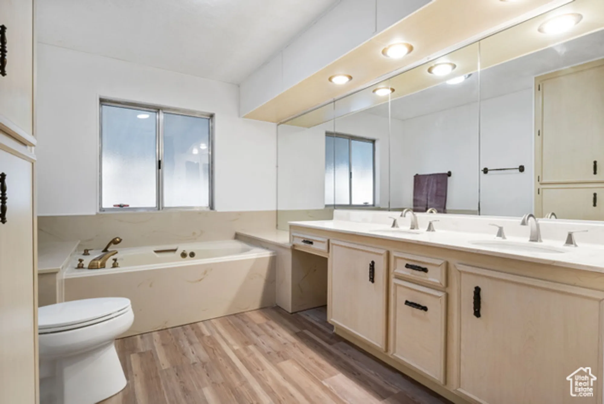 Property Slideshow image 27 of 40 | 89 w evening star way, Sandy, UT, 84070