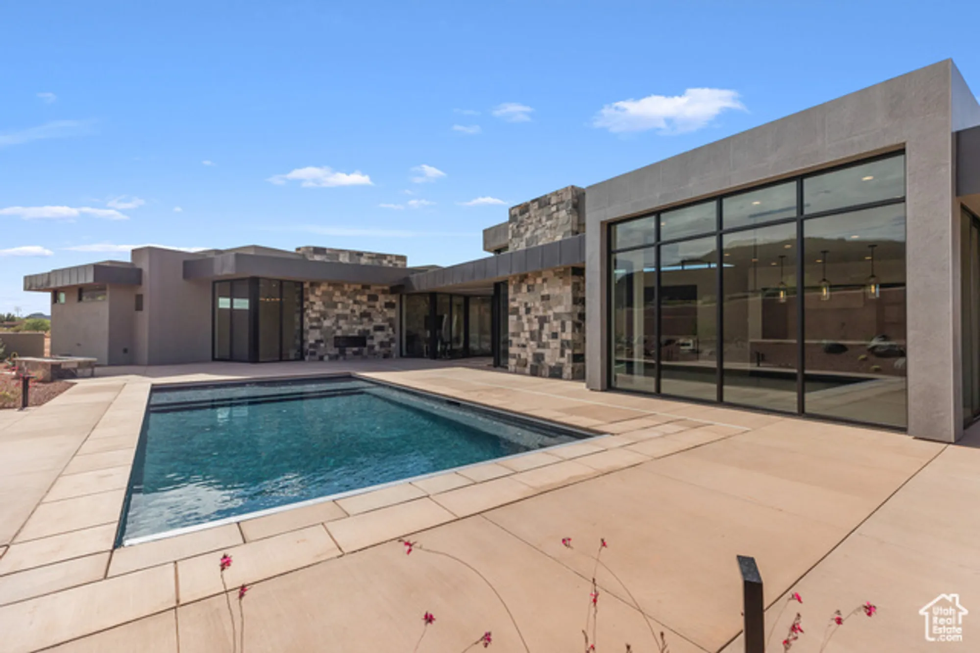 Property Slideshow image 17 of 20 | 2498 n la casa cir, St. George, UT, 84770