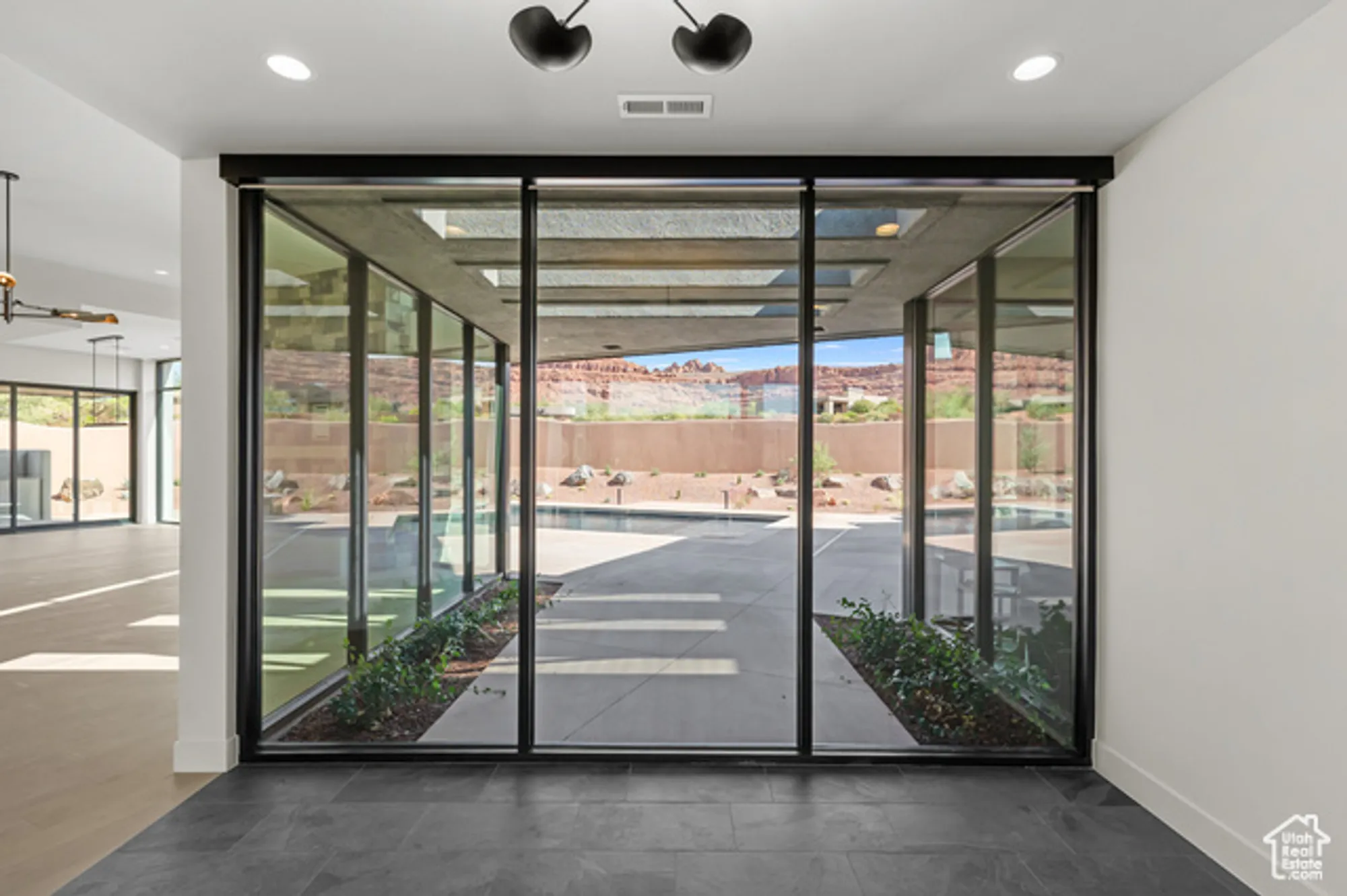 Property Slideshow image 9 of 20 | 2498 n la casa cir, St. George, UT, 84770