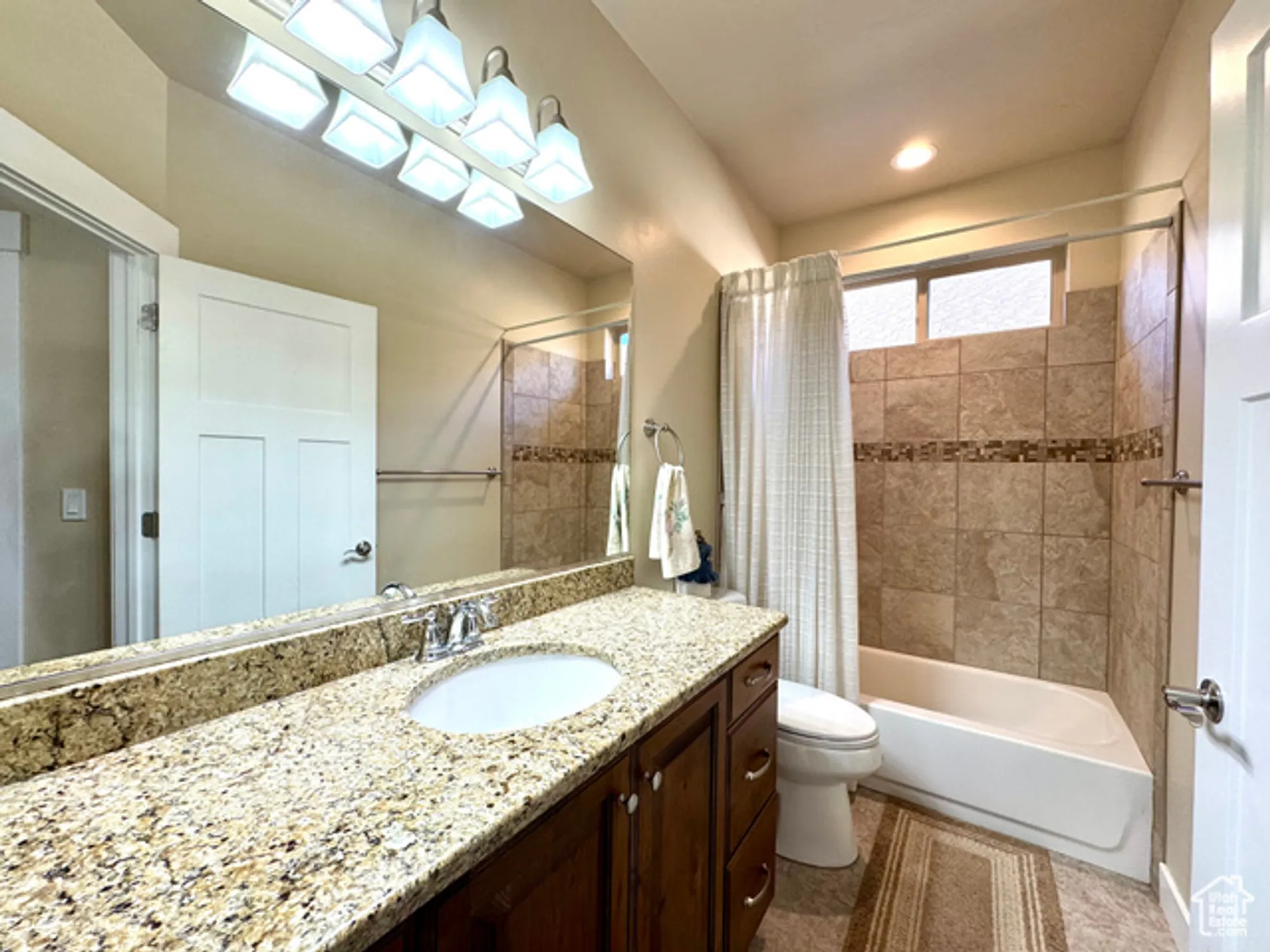 Property Slideshow image 11 of 21 | 1216 s 1150 w # 19, Payson, UT, 84651