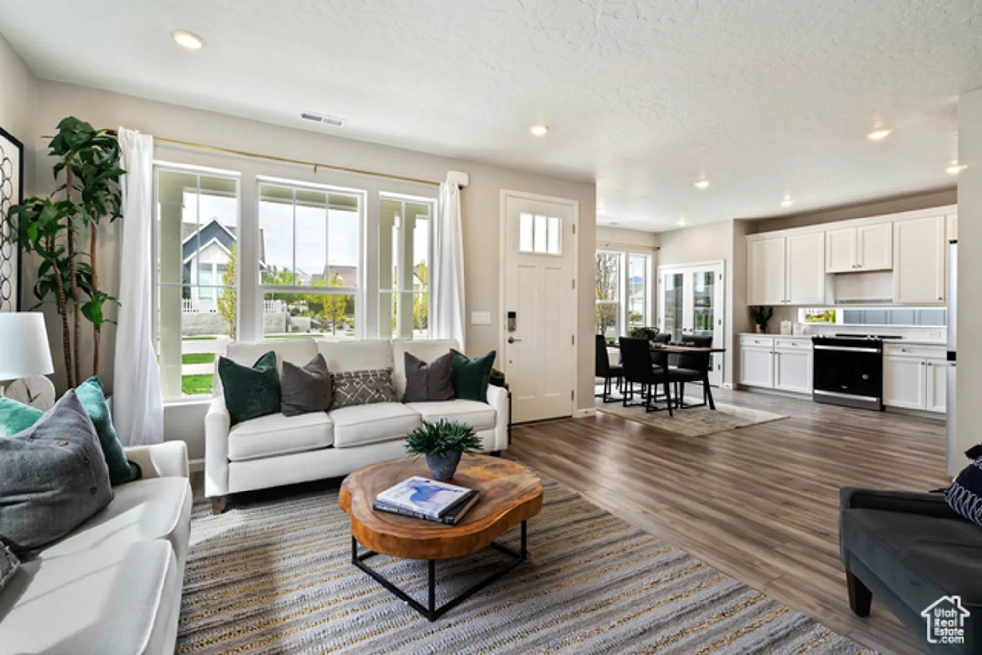 Property Slideshow image 5 of 18 | 11654 s gannet way # 555, South Jordan, UT, 84009