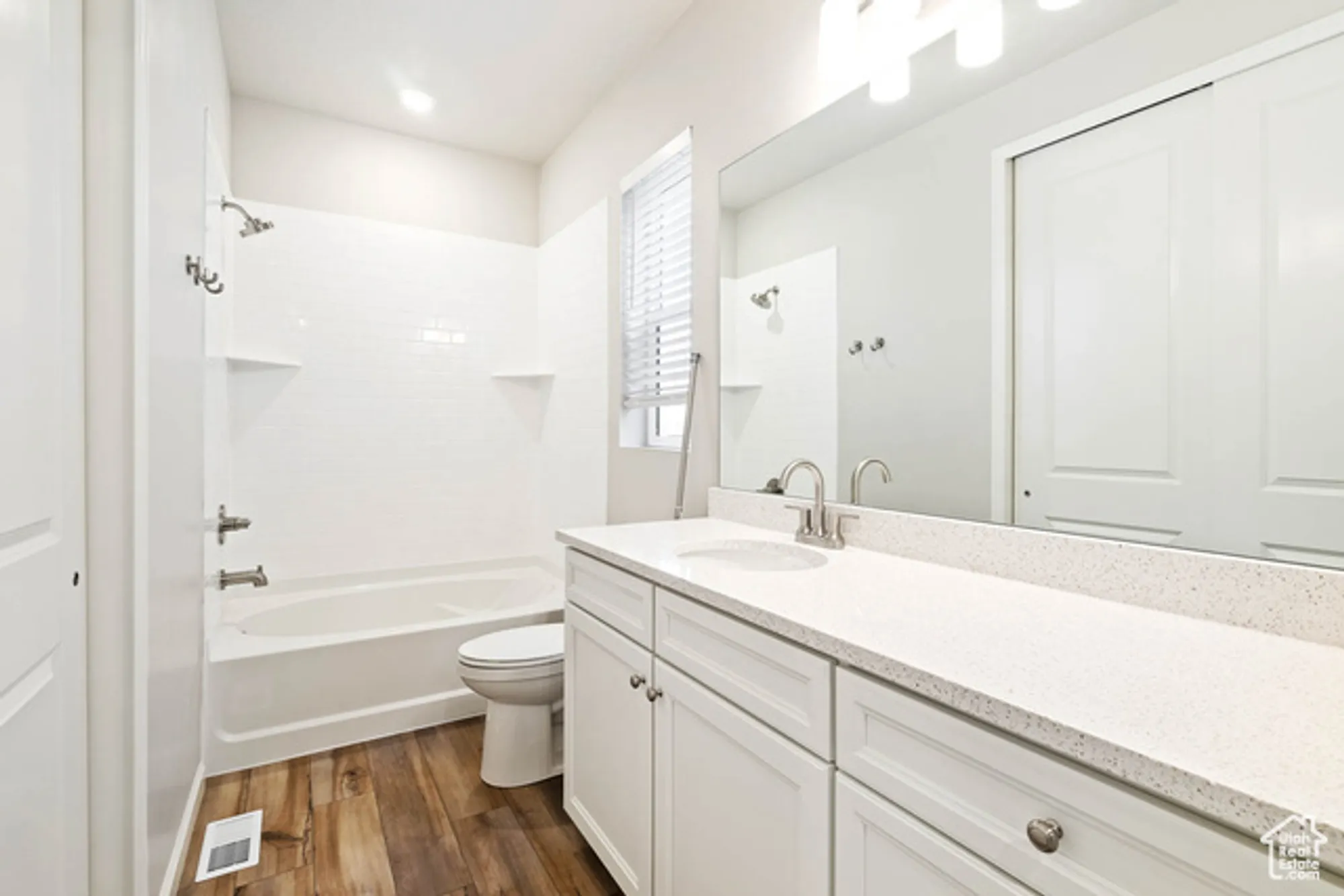 Property Slideshow image 20 of 32 | 11662 s gannet way # 580, South Jordan, UT, 84009