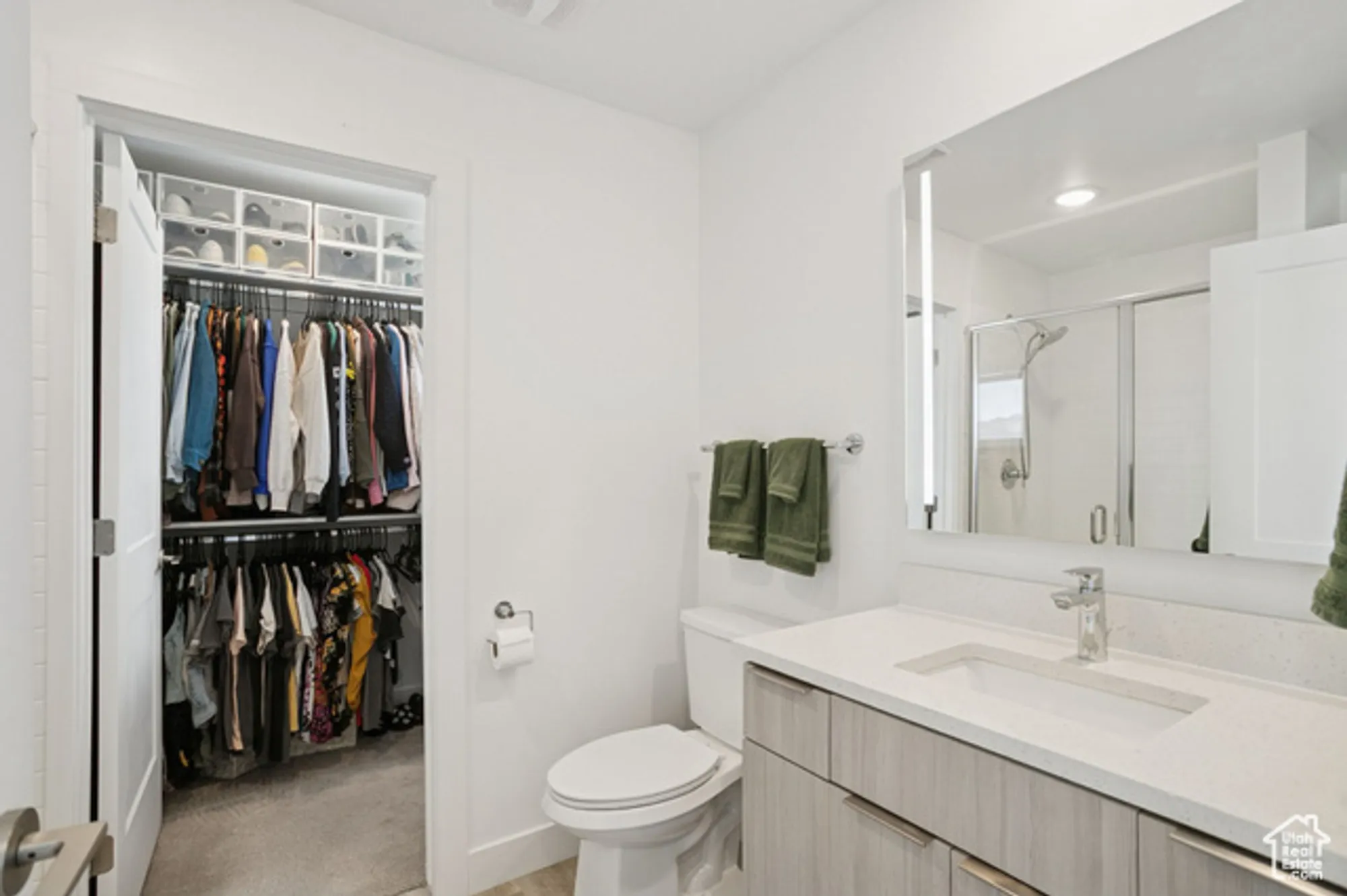 Property Slideshow image 11 of 31 | 6192 w south jordan pkwy, South Jordan, UT, 84009