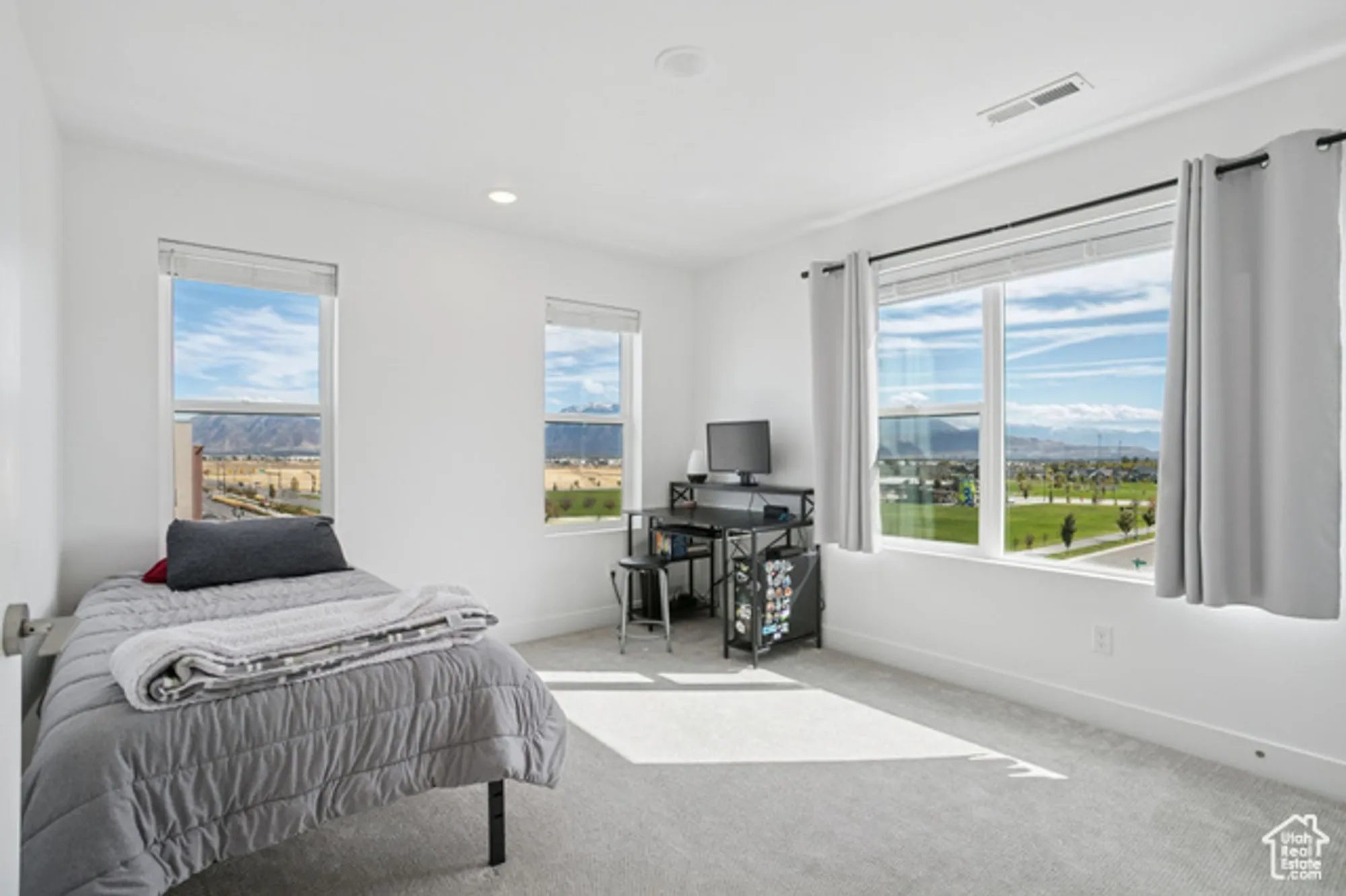 Property Slideshow image 15 of 31 | 6192 w south jordan pkwy, South Jordan, UT, 84009