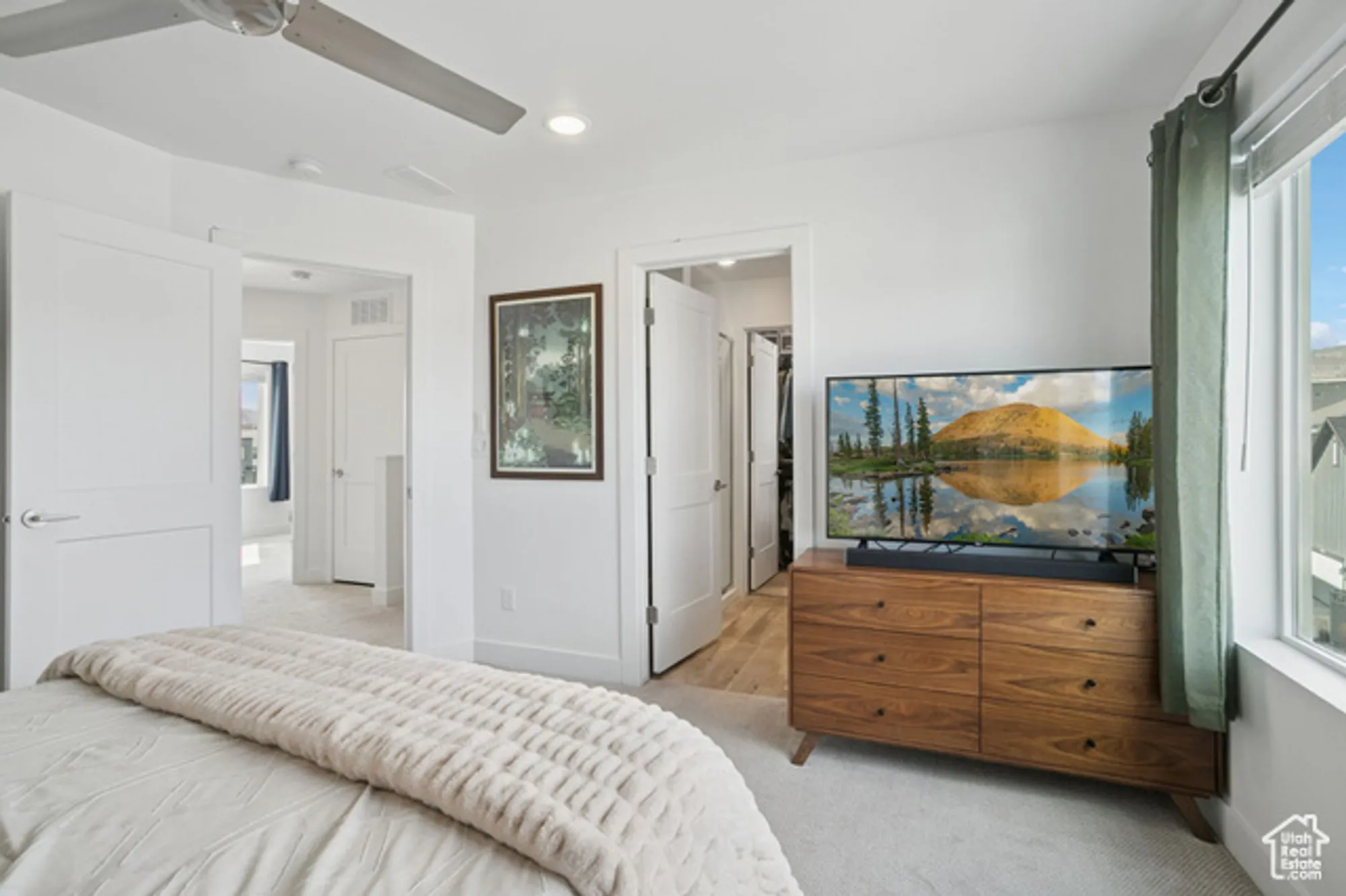 Property Slideshow image 10 of 31 | 6192 w south jordan pkwy, South Jordan, UT, 84009