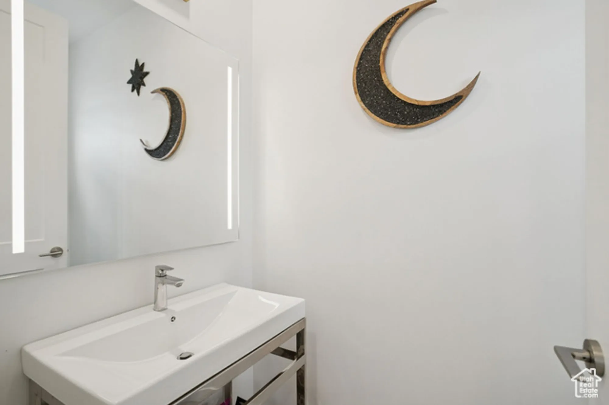 Property Slideshow image 19 of 31 | 6192 w south jordan pkwy, South Jordan, UT, 84009