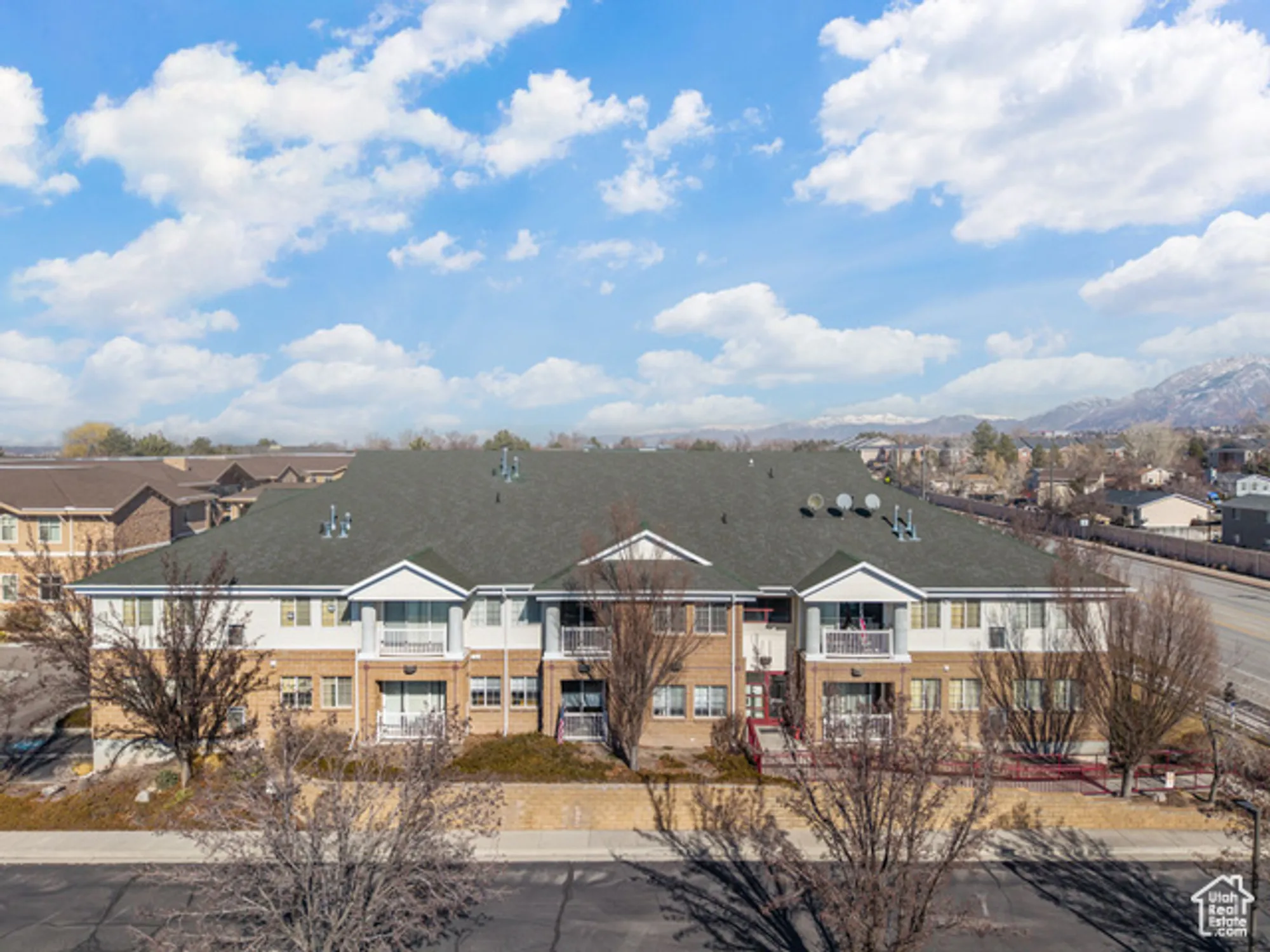 Property Slideshow image 18 of 23 | 11085 s grape arbor pl 102, Sandy, UT, 84070