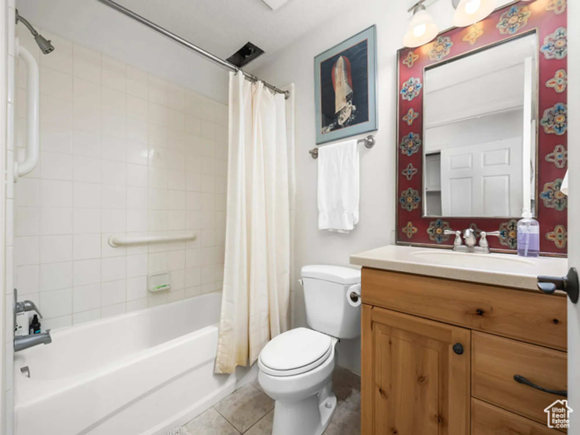 Property Slideshow image 13 of 23 | 11085 s grape arbor pl 102, Sandy, UT, 84070