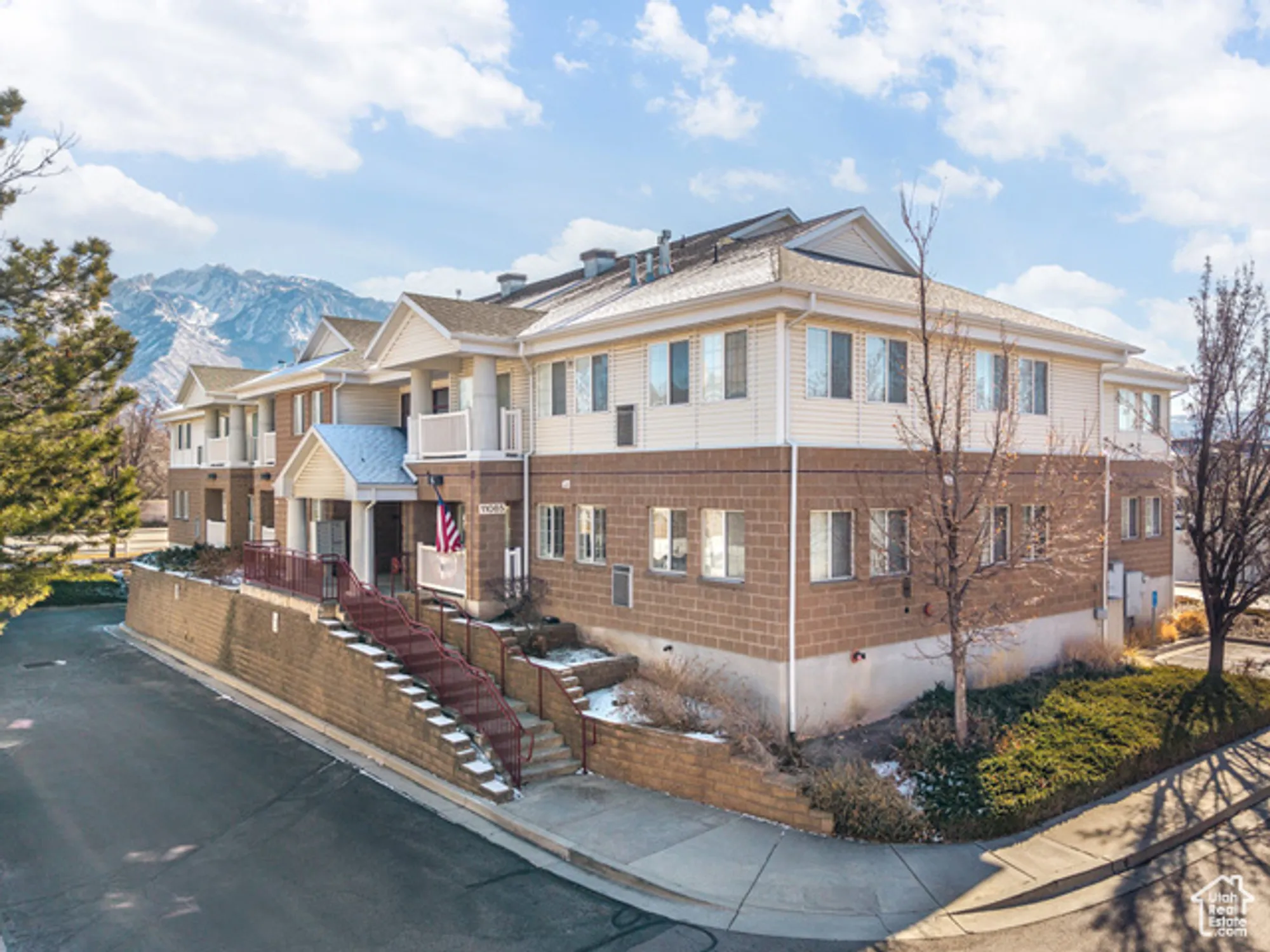 Property Slideshow image 1 of 23 | 11085 s grape arbor pl 102, Sandy, UT, 84070