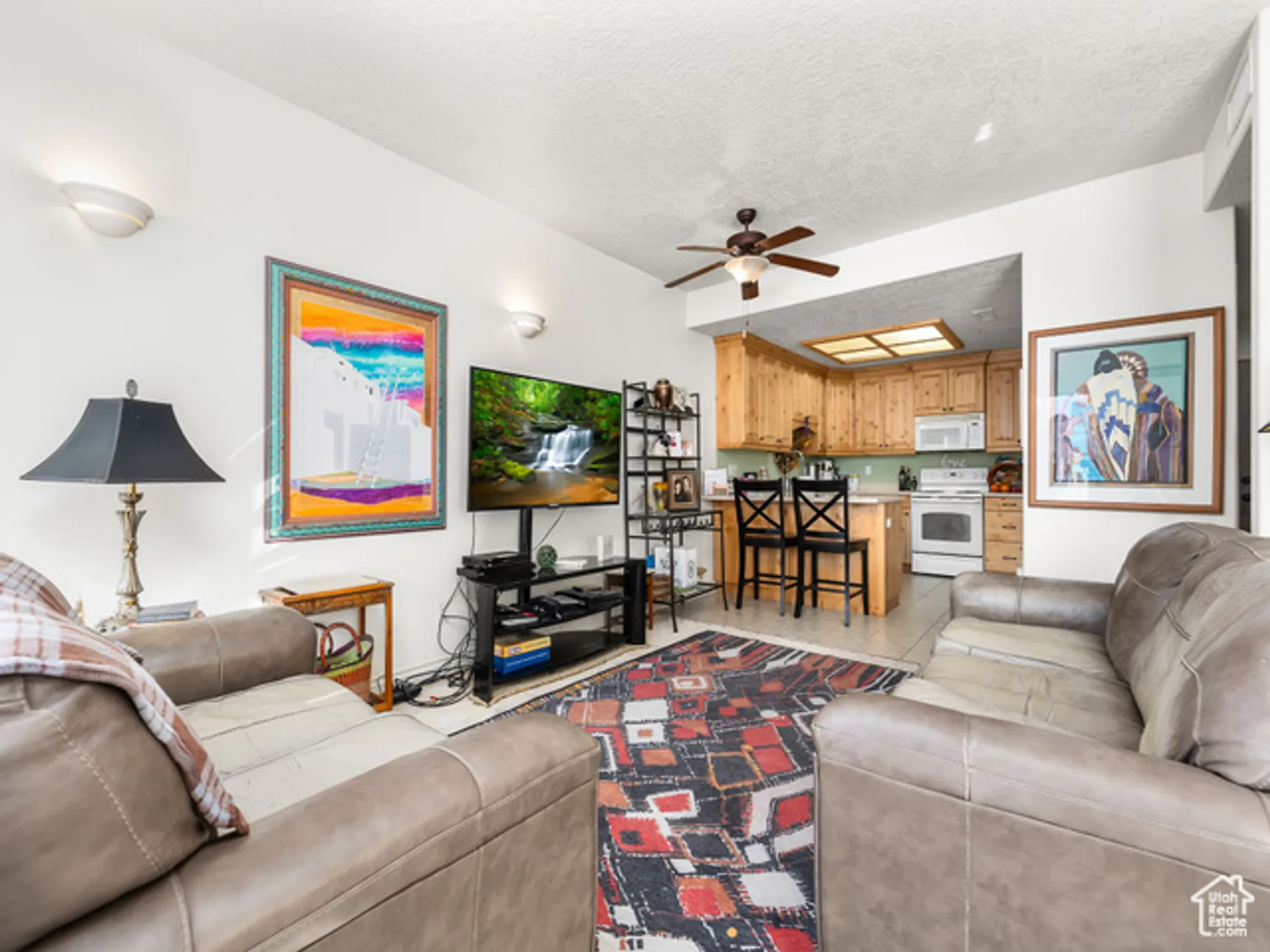 Property Slideshow image 5 of 23 | 11085 s grape arbor pl 102, Sandy, UT, 84070