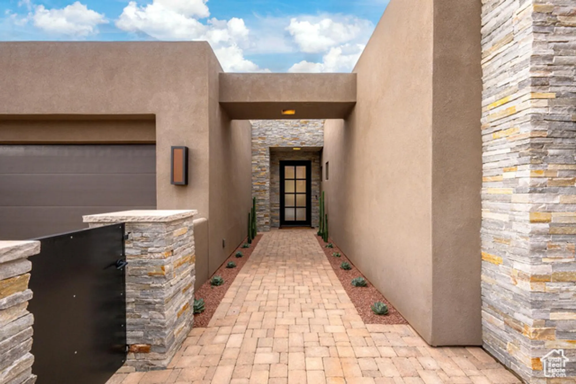 Property Slideshow image 5 of 34 | 2085 n tuweap dr unit 32, St George, UT, 84770