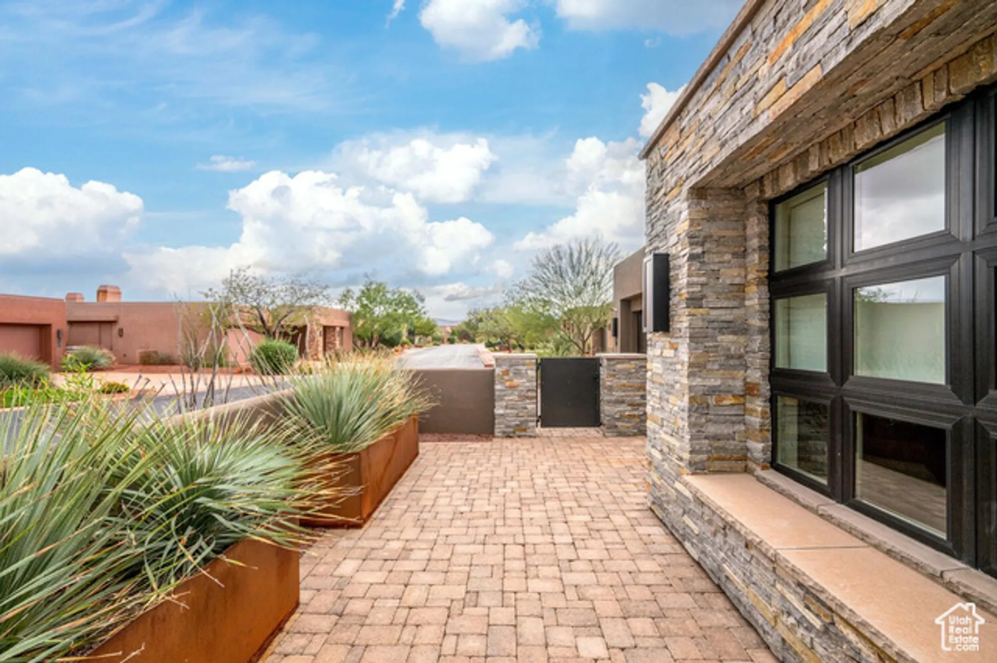 Property Slideshow image 3 of 34 | 2085 n tuweap dr unit 32, St George, UT, 84770