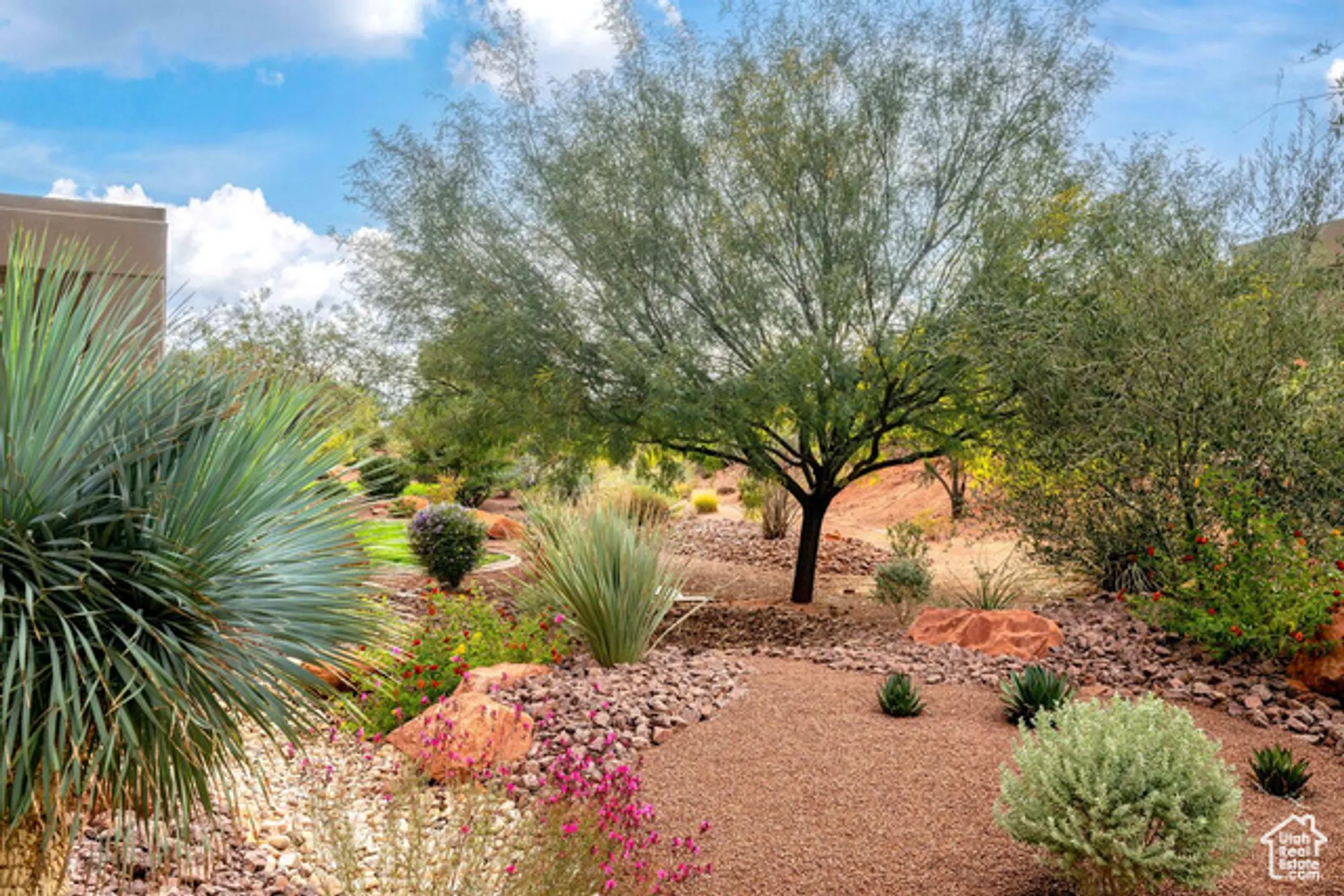 Property Slideshow image 32 of 34 | 2085 n tuweap dr unit 32, St George, UT, 84770