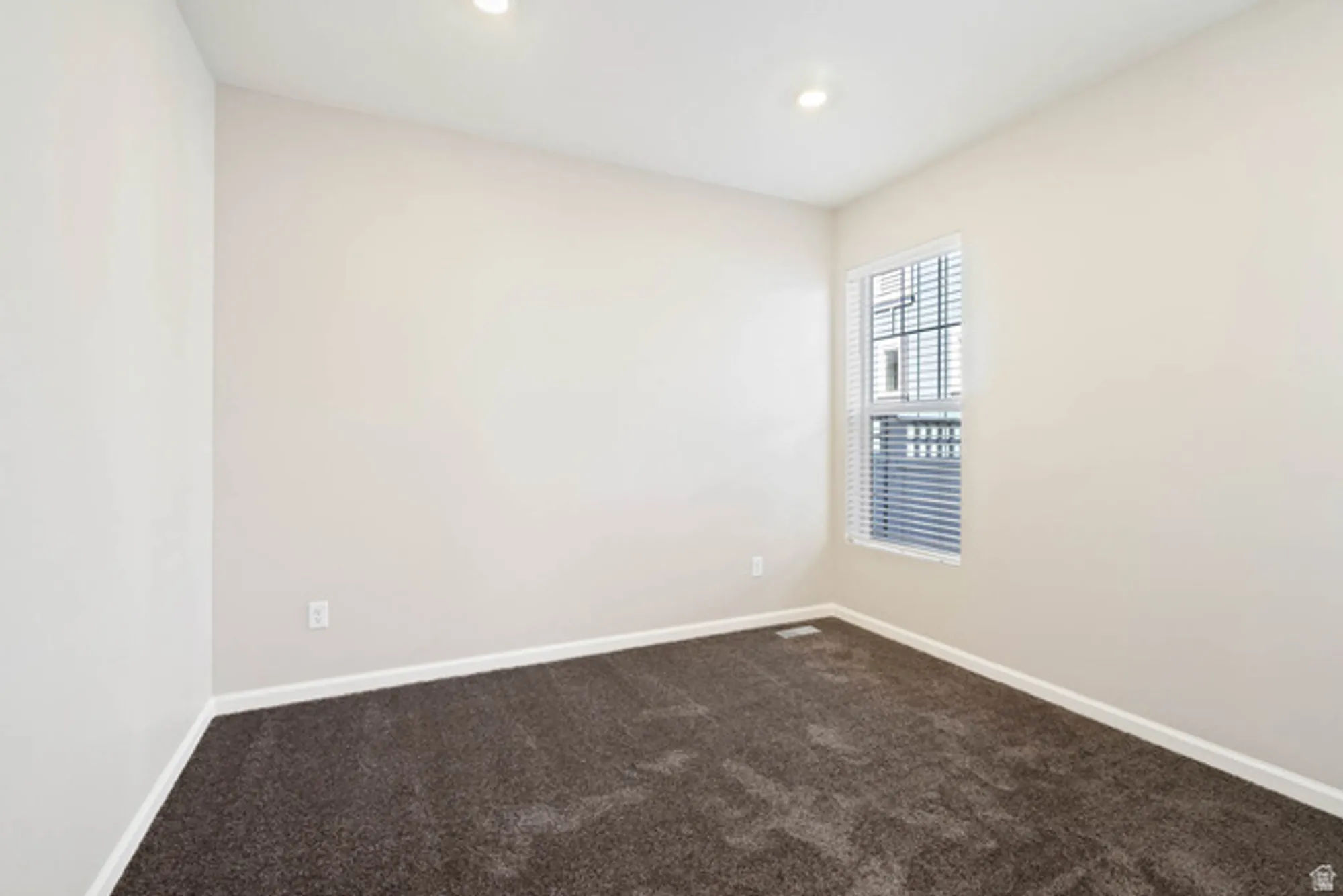 Property Slideshow image 14 of 24 | 11727 s willow walk dr # 597, South Jordan, UT, 84009