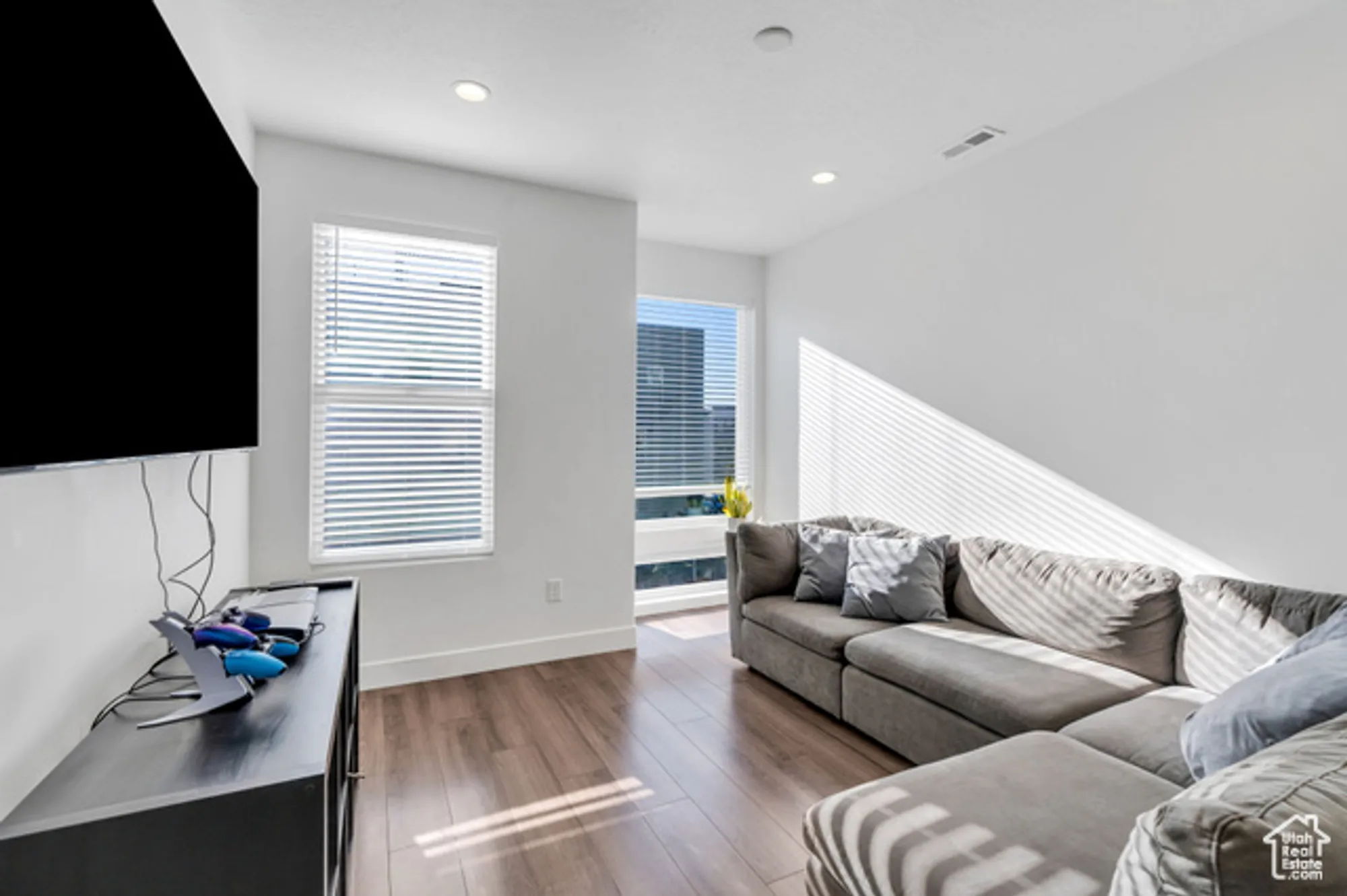 Property Slideshow image 11 of 40 | 11201 s freestone rd # 474, South Jordan, UT, 84009