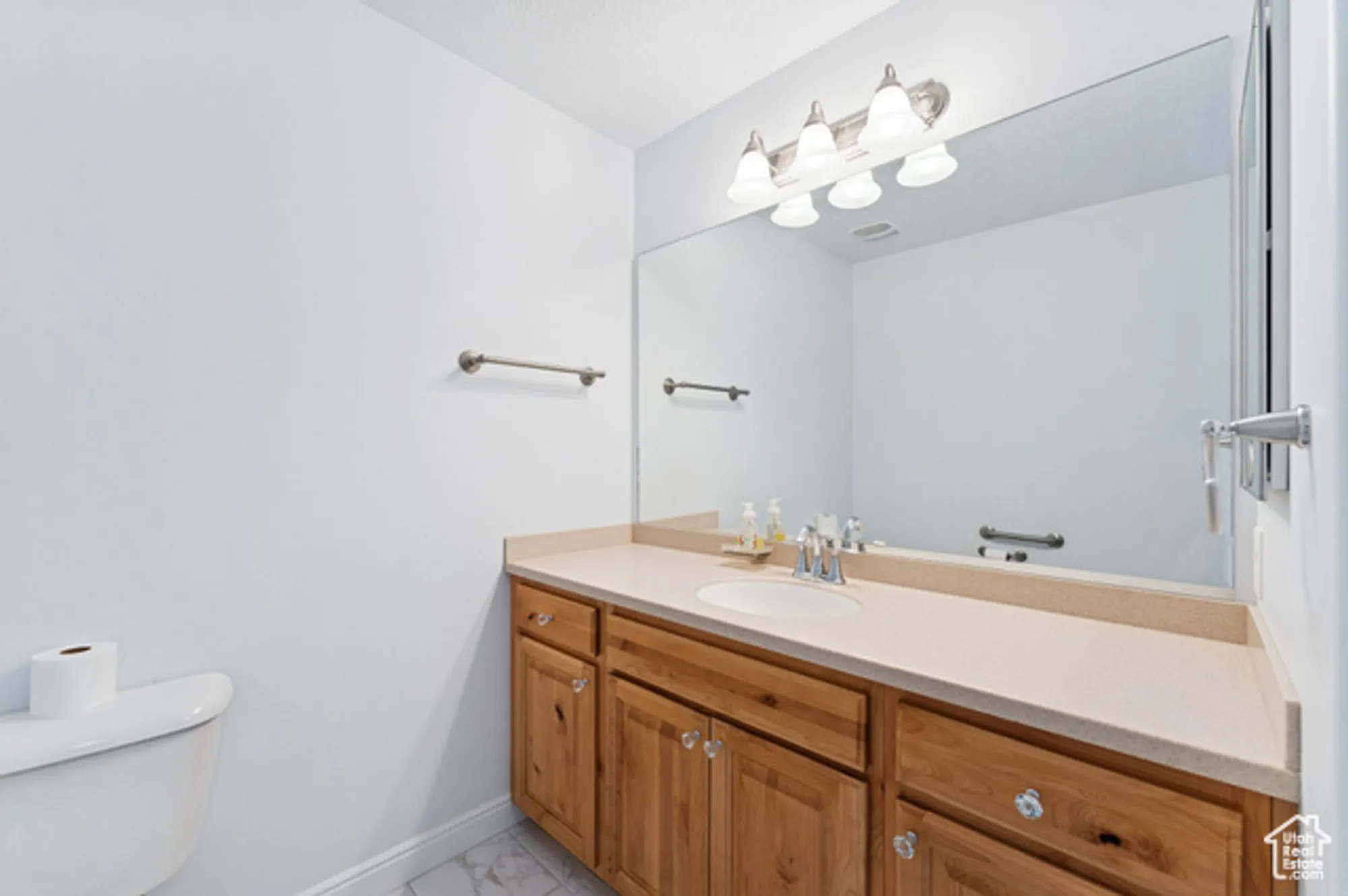 Property Slideshow image 15 of 19 | 877 w 1920 c, Syracuse, UT, 84075