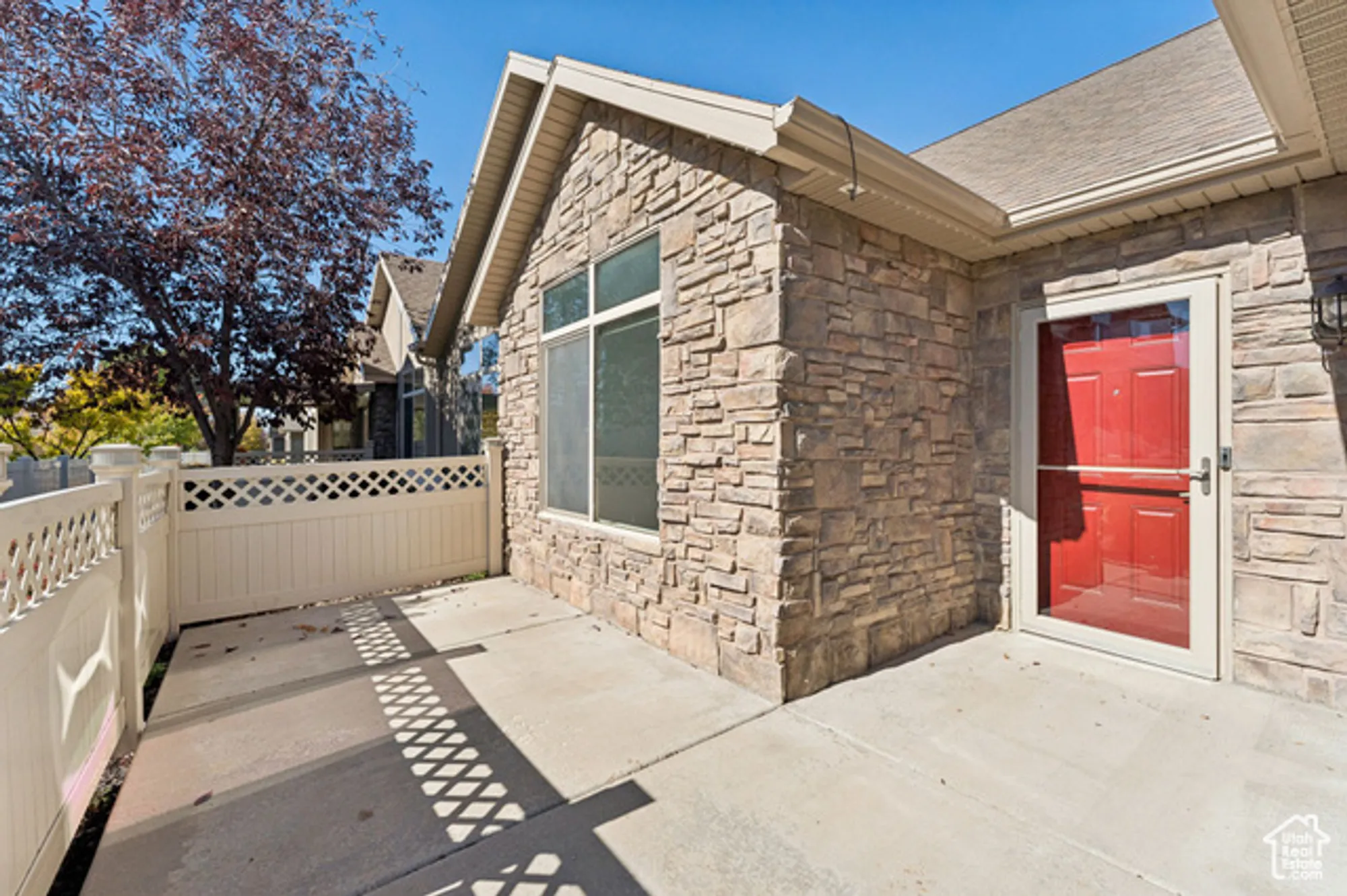 Property Slideshow image 1 of 19 | 877 w 1920 c, Syracuse, UT, 84075