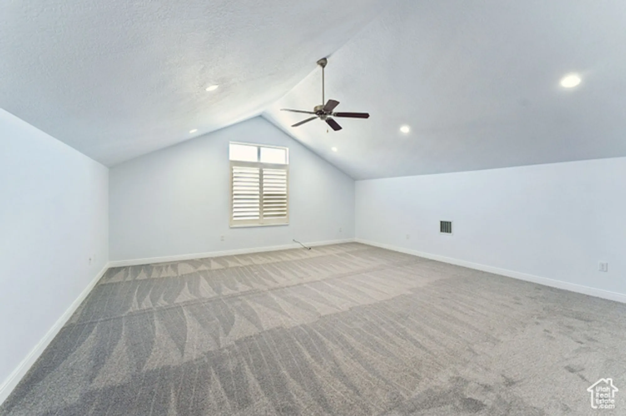 Property Slideshow image 17 of 19 | 877 w 1920 c, Syracuse, UT, 84075
