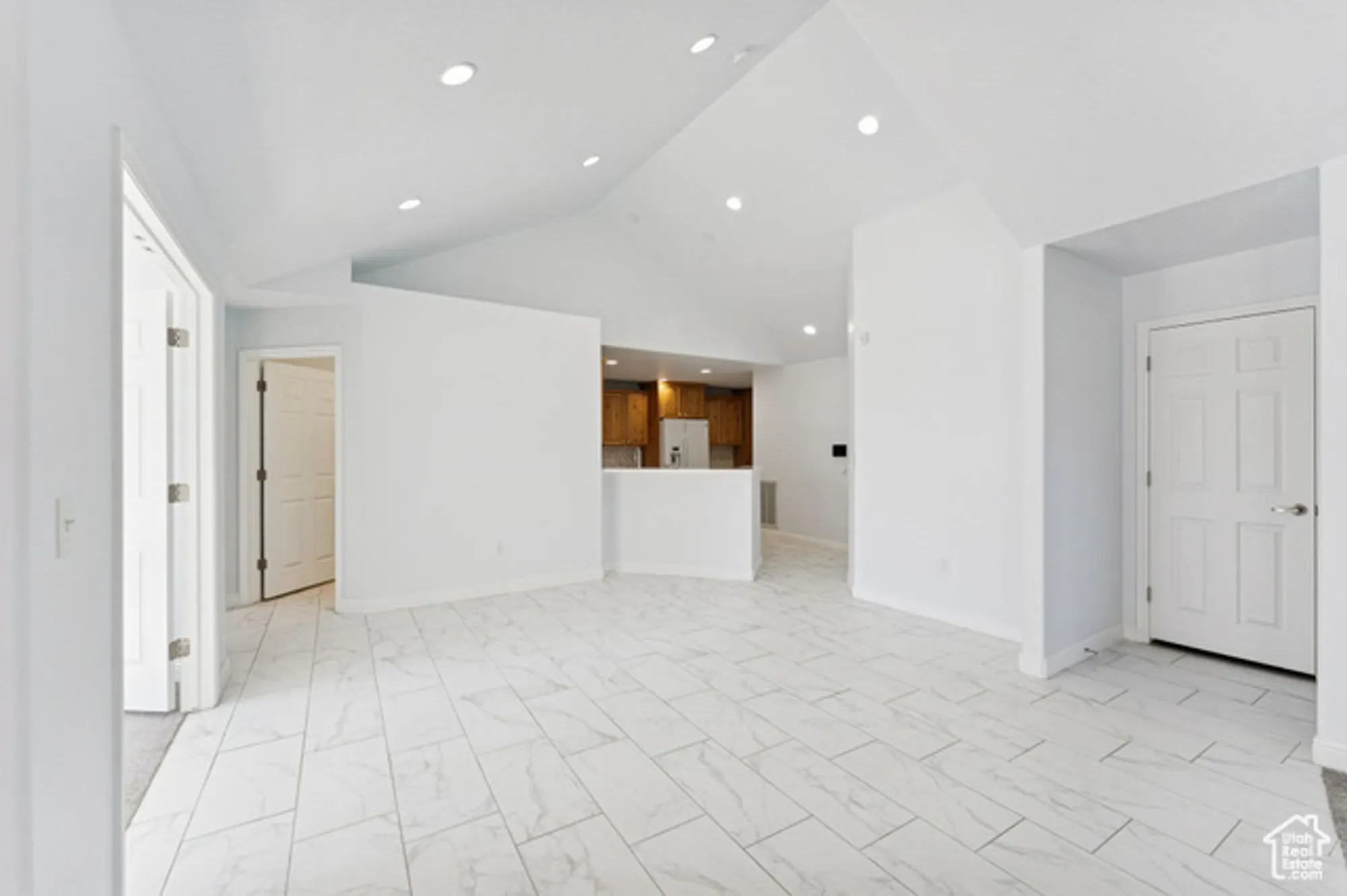 Property Slideshow image 5 of 19 | 877 w 1920 c, Syracuse, UT, 84075