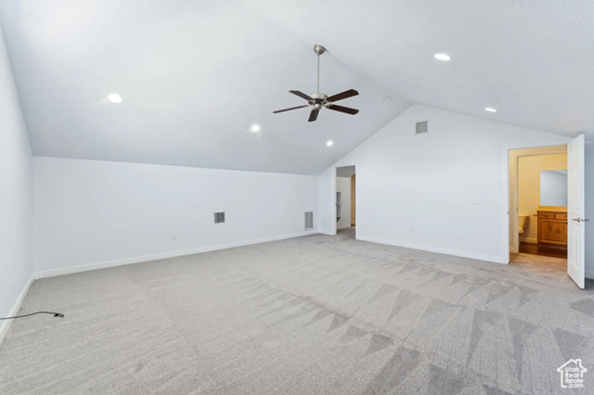 Property Slideshow image 16 of 19 | 877 w 1920 c, Syracuse, UT, 84075