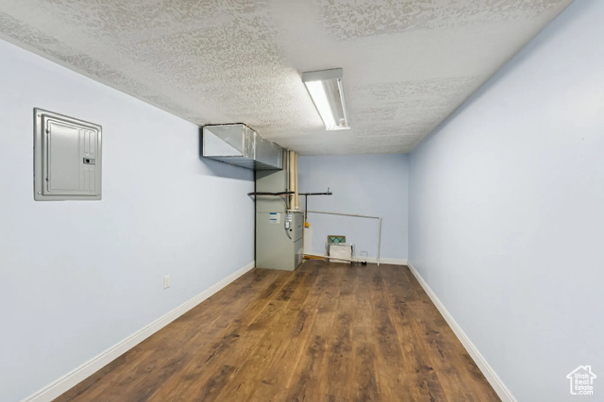 Property Slideshow image 18 of 19 | 877 w 1920 c, Syracuse, UT, 84075