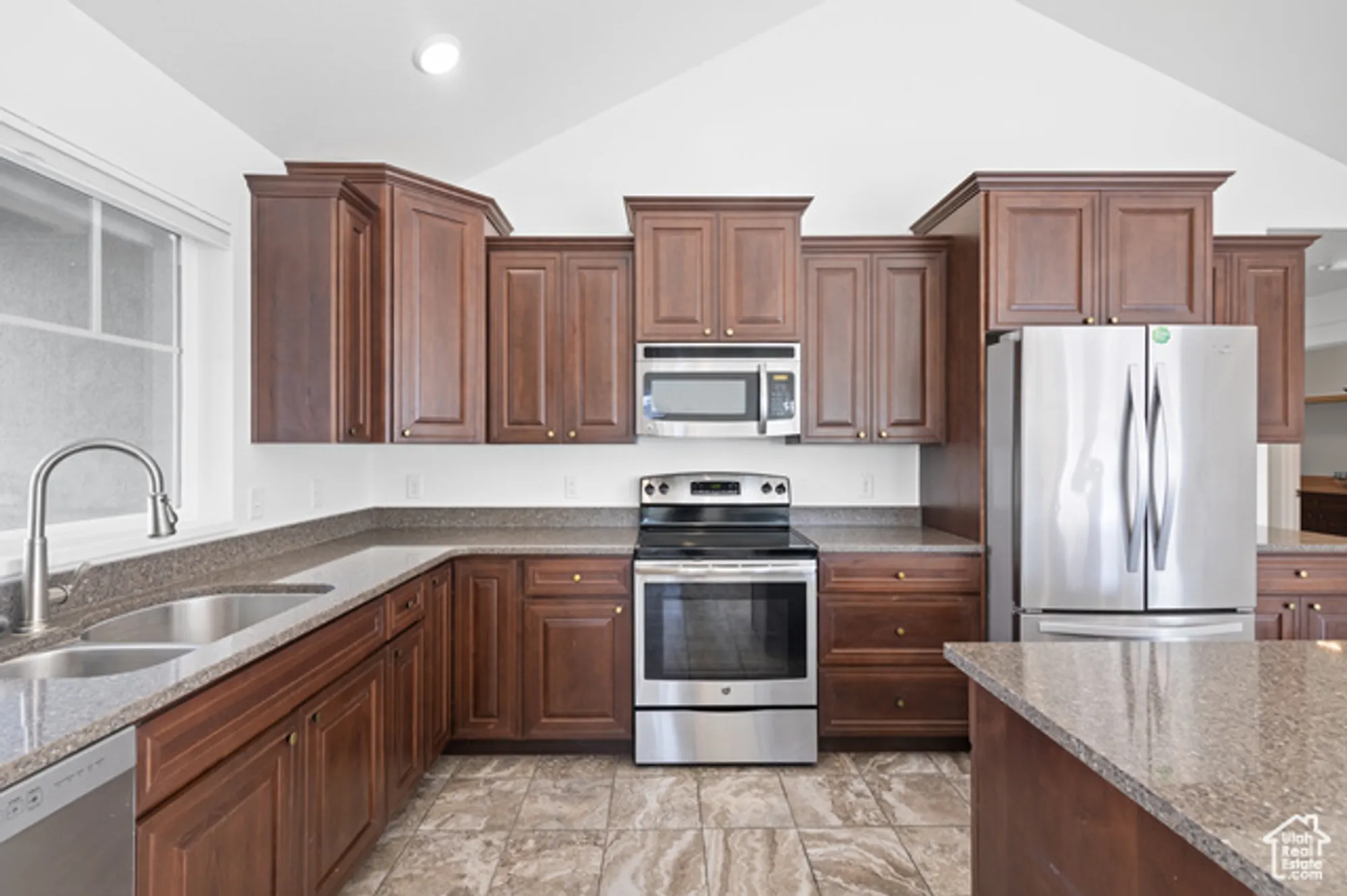 Property Slideshow image 9 of 42 | 192 s 840 d, Pleasant Grove, UT, 84062