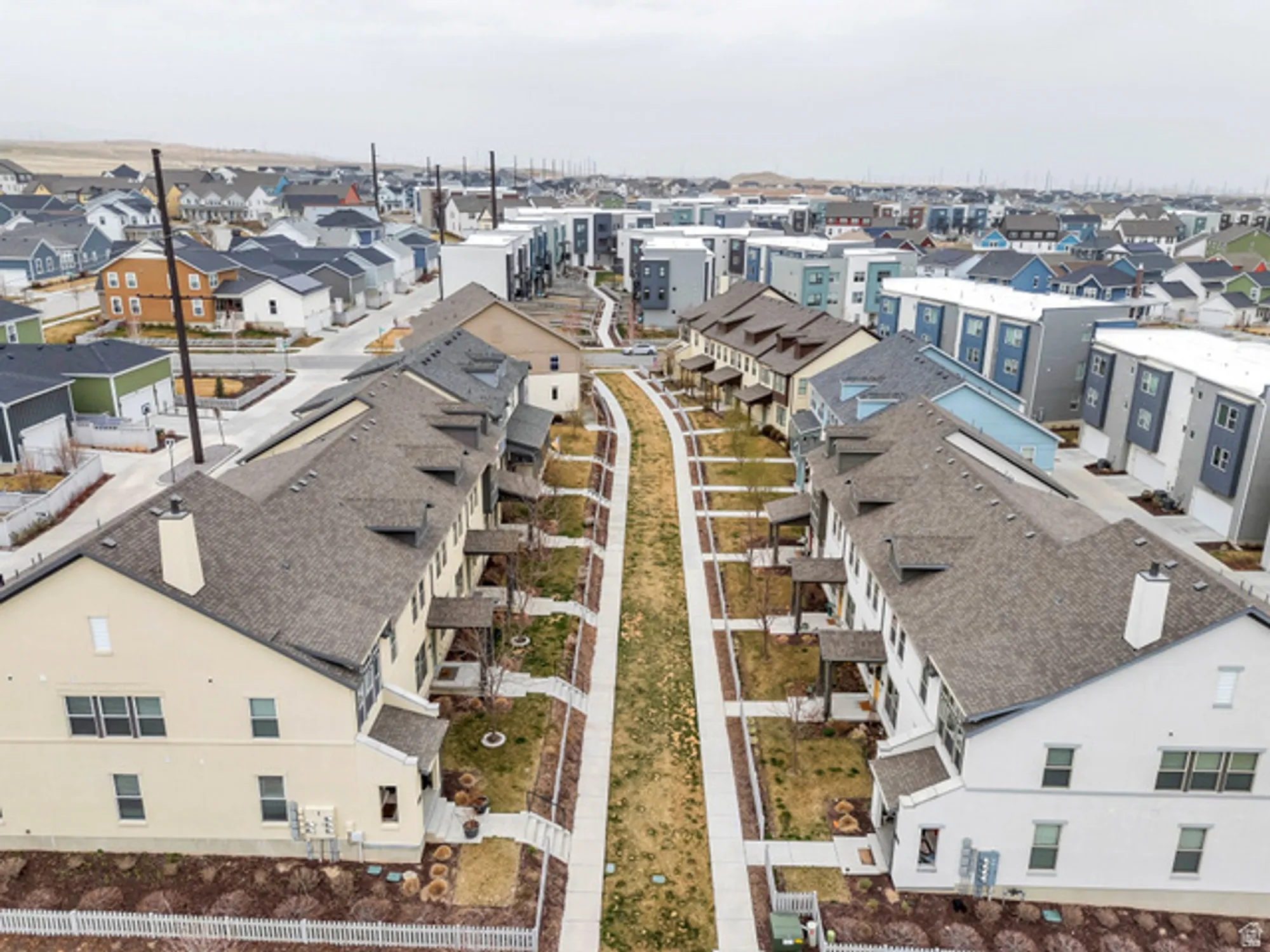 Property Slideshow image 21 of 27 | 6376 w sugarcane dr, South Jordan, UT, 84009