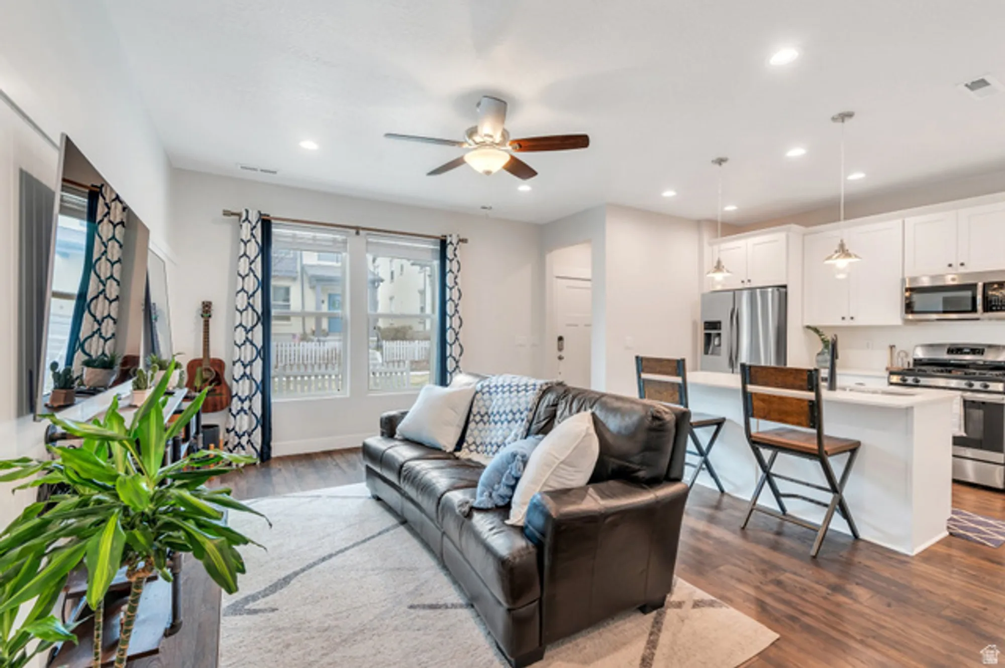 Property Slideshow image 2 of 27 | 6376 w sugarcane dr, South Jordan, UT, 84009