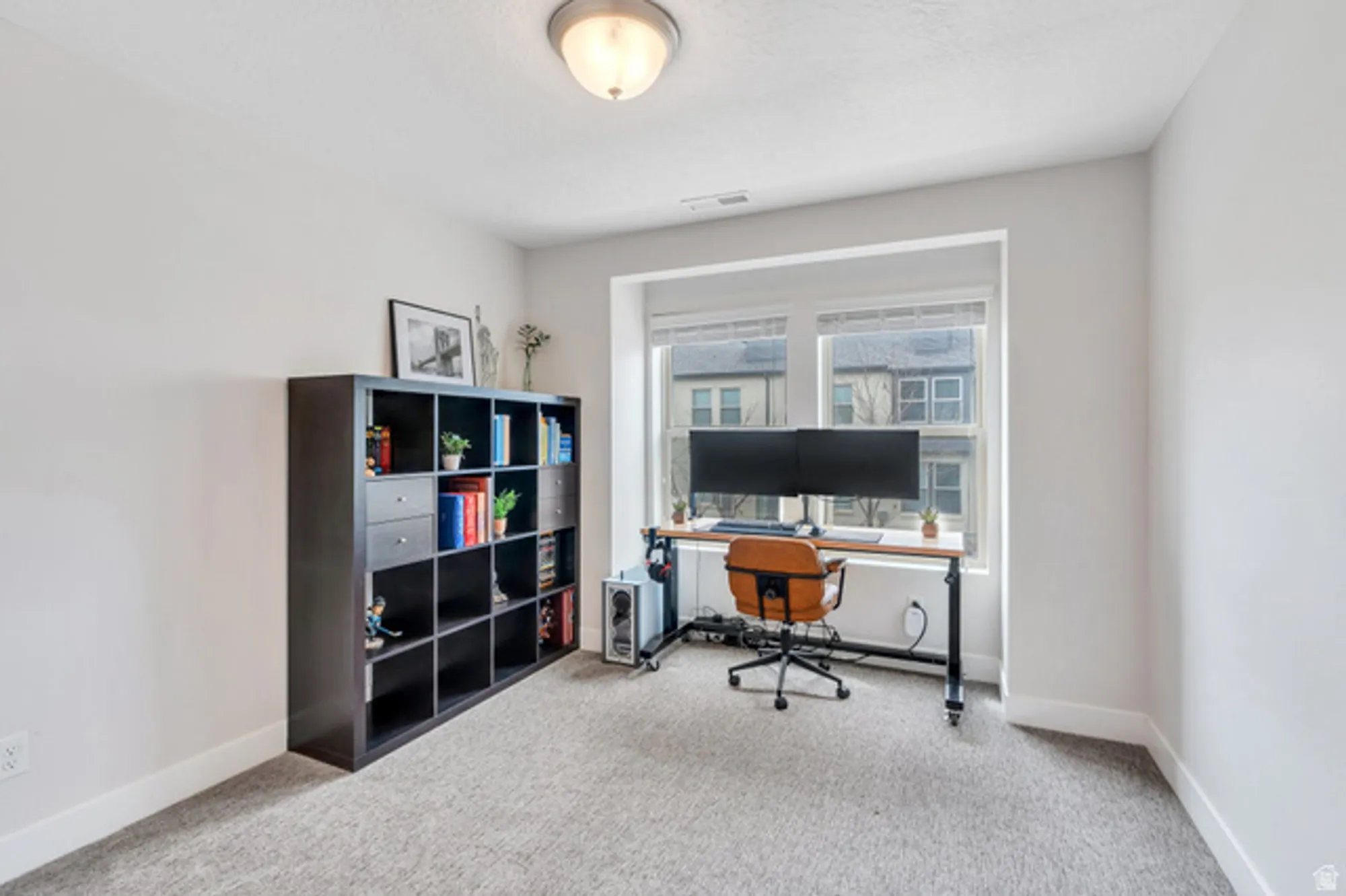 Property Slideshow image 12 of 27 | 6376 w sugarcane dr, South Jordan, UT, 84009