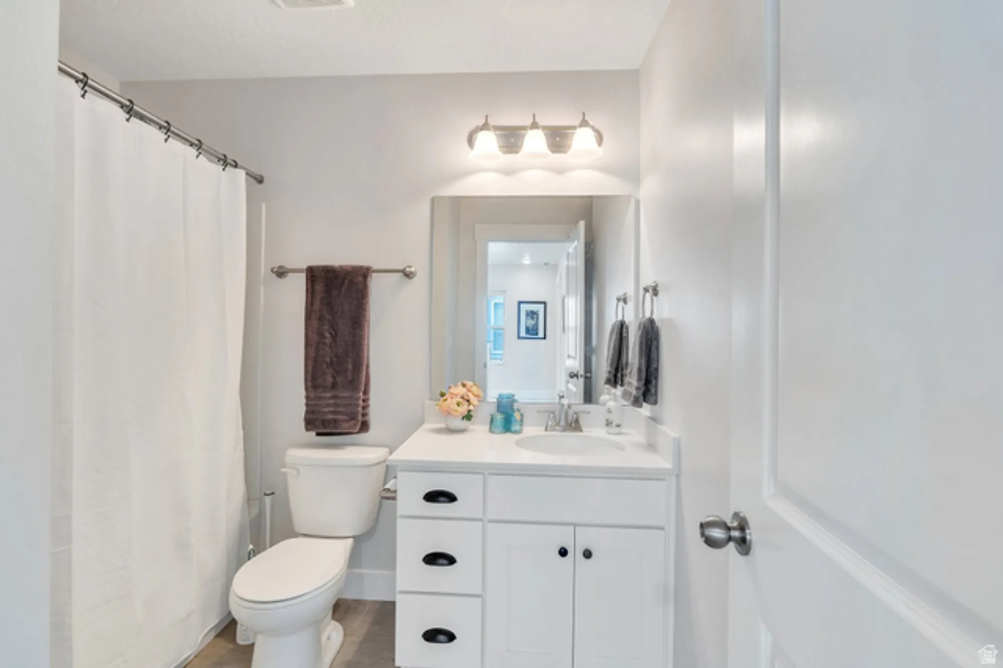 Property Slideshow image 14 of 27 | 6376 w sugarcane dr, South Jordan, UT, 84009