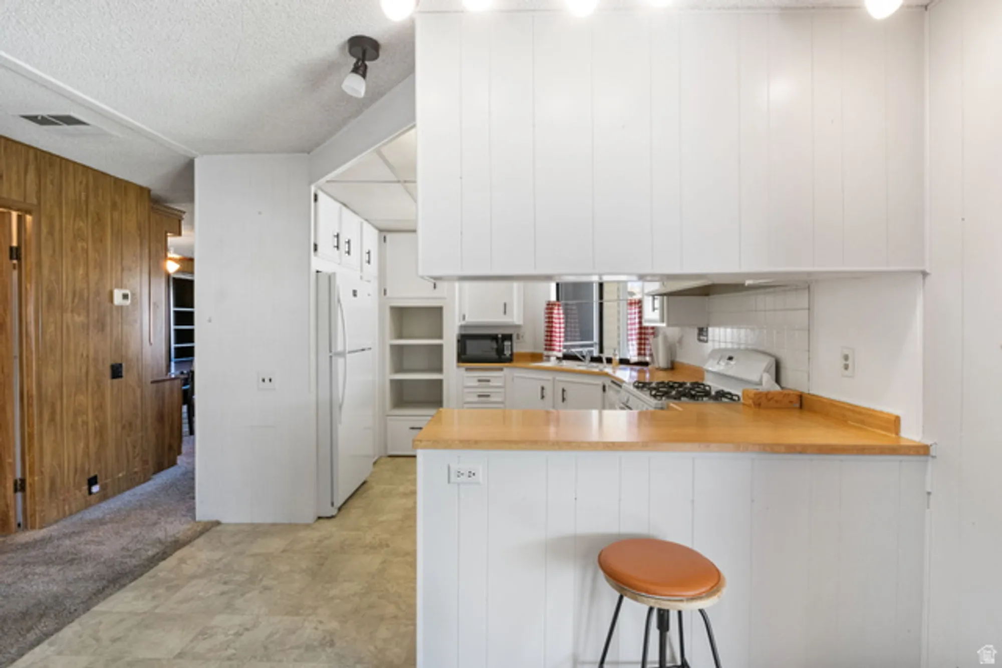 Property Slideshow image 16 of 48 | 27 w evening star way, Sandy, UT, 84070