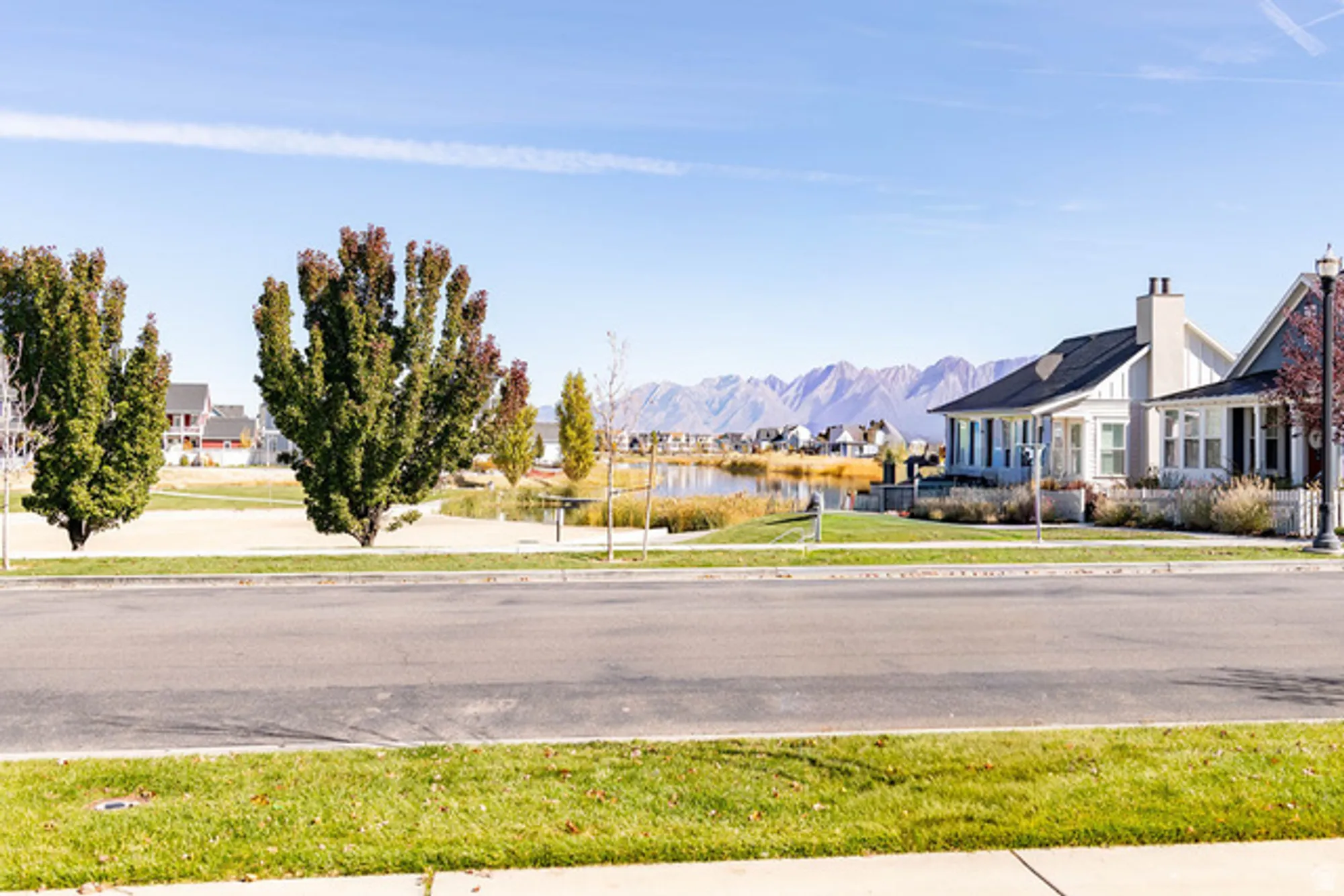 Property Slideshow image 6 of 44 | 10942 s kestrel rise rd, South Jordan, UT, 84009