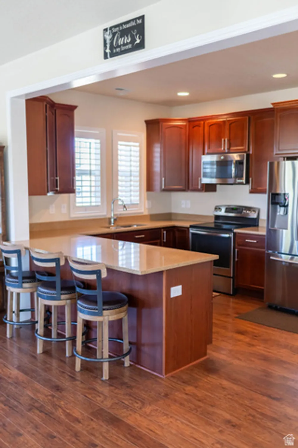 Property Slideshow image 19 of 44 | 10942 s kestrel rise rd, South Jordan, UT, 84009