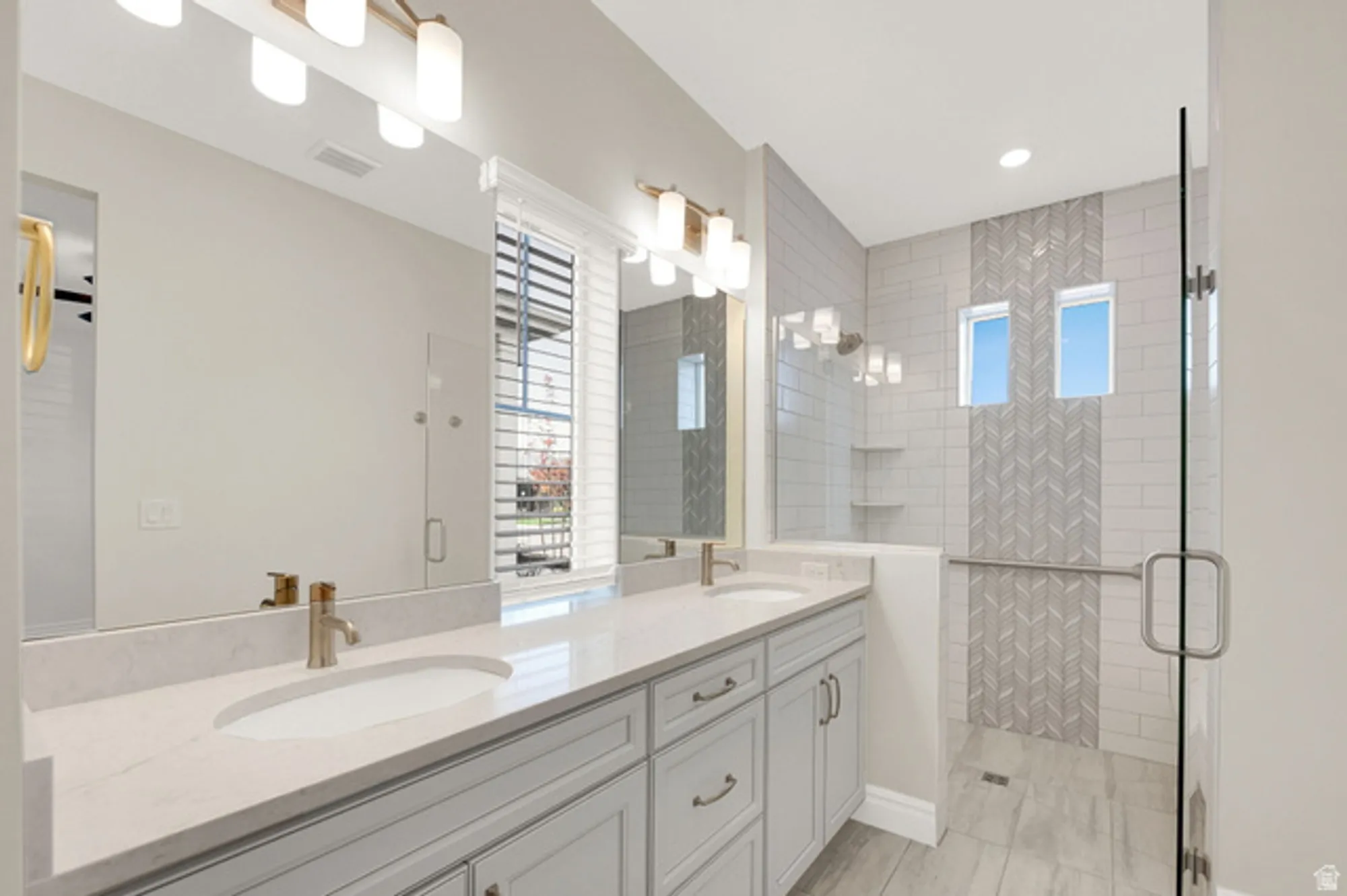 Property Slideshow image 15 of 28 | 6093 w stone mount way, South Jordan, UT, 84009