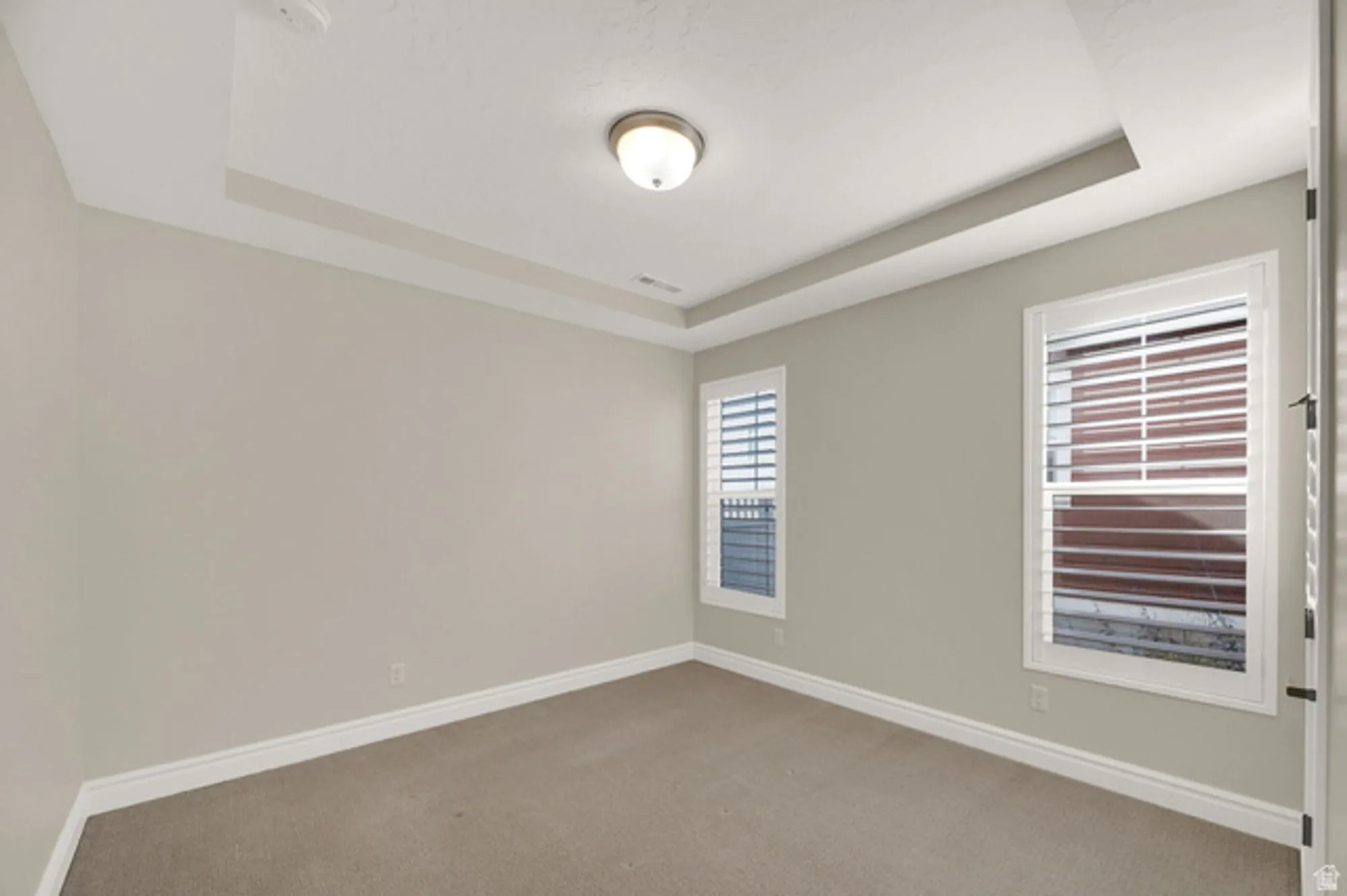 Property Slideshow image 12 of 28 | 6093 w stone mount way, South Jordan, UT, 84009