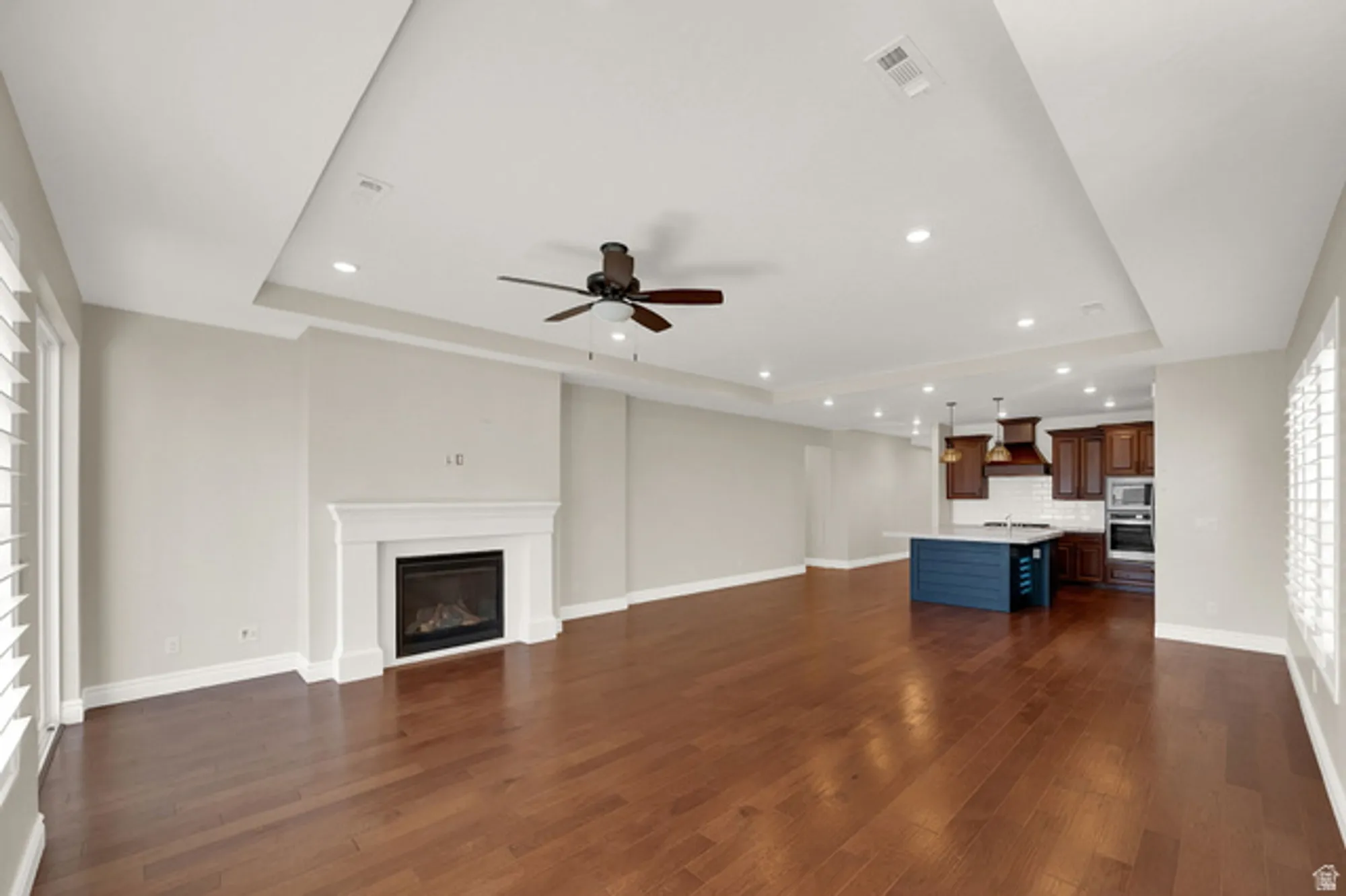 Property Slideshow image 8 of 28 | 6093 w stone mount way, South Jordan, UT, 84009