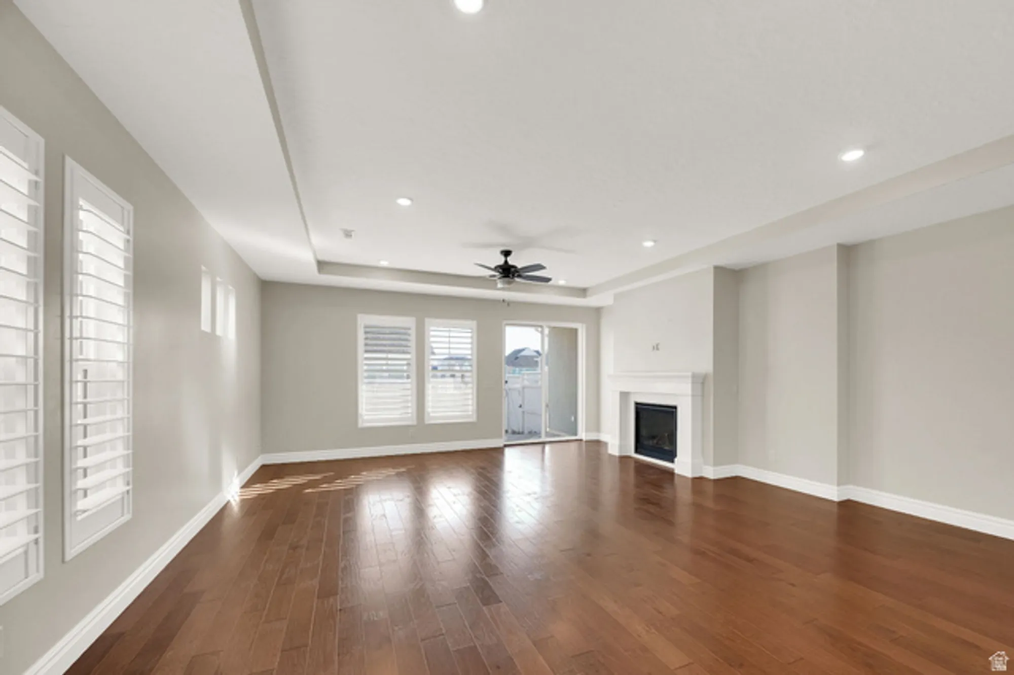 Property Slideshow image 7 of 28 | 6093 w stone mount way, South Jordan, UT, 84009