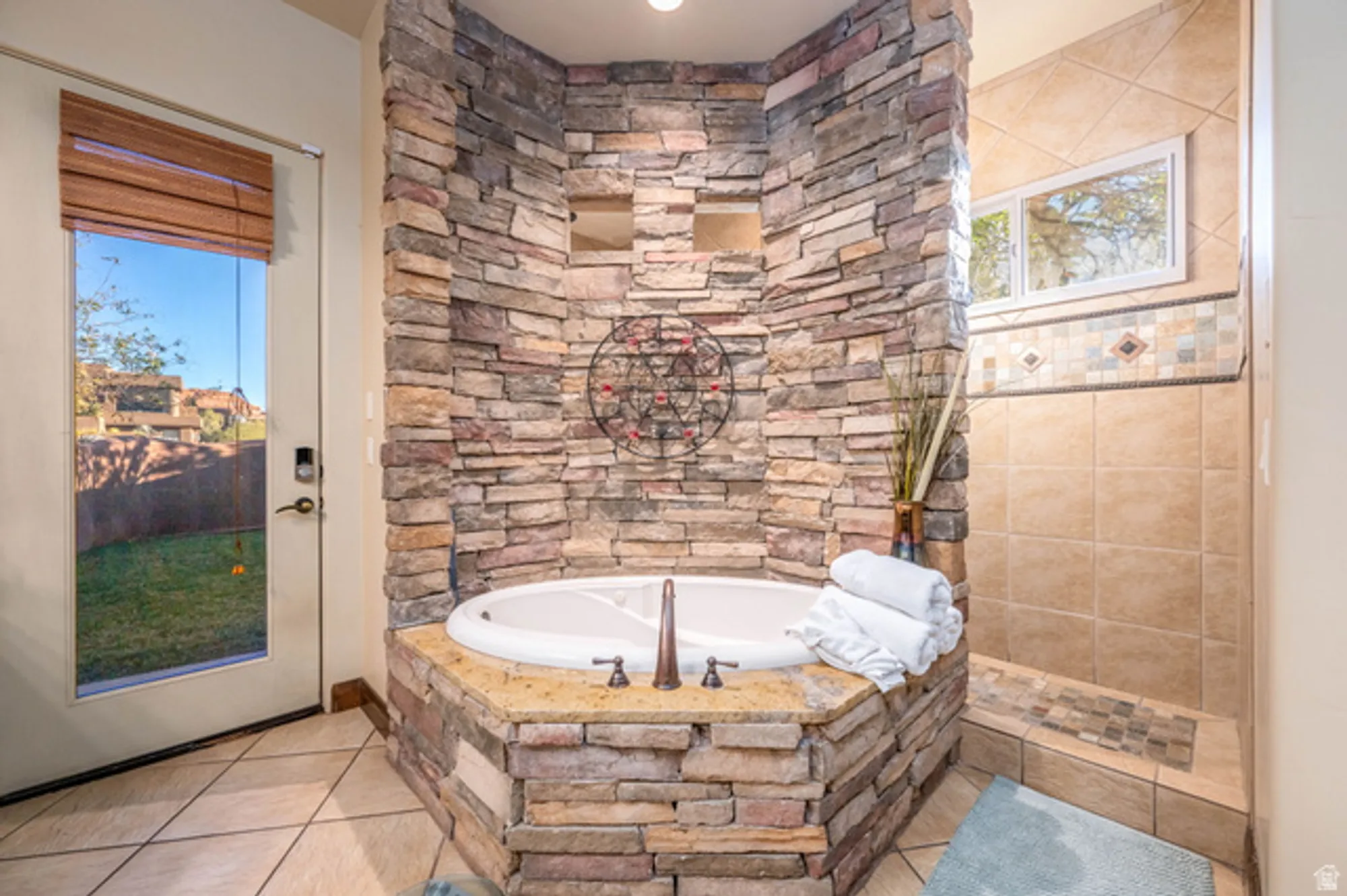 Property Slideshow image 25 of 48 | 2226 w lomaki cir, St George, UT, 84770