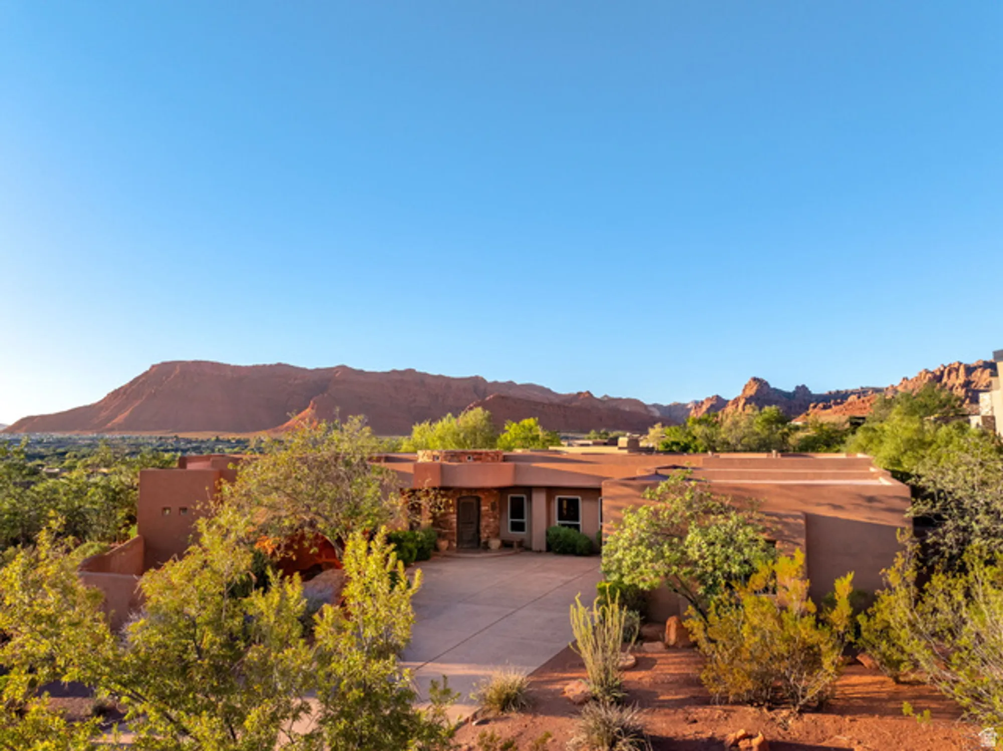 Property Slideshow image 3 of 48 | 2226 w lomaki cir, St George, UT, 84770