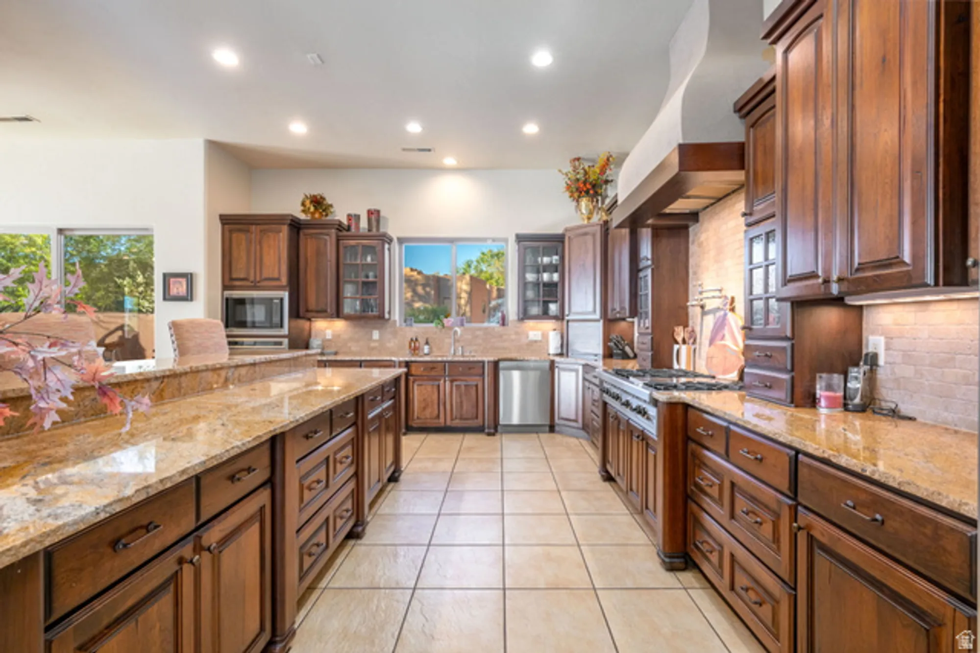 Property Slideshow image 17 of 48 | 2226 w lomaki cir, St George, UT, 84770