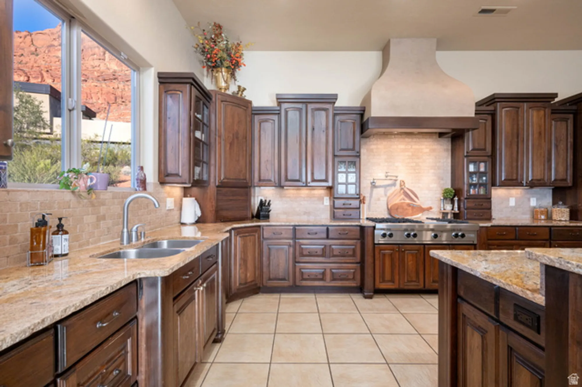 Property Slideshow image 21 of 48 | 2226 w lomaki cir, St George, UT, 84770